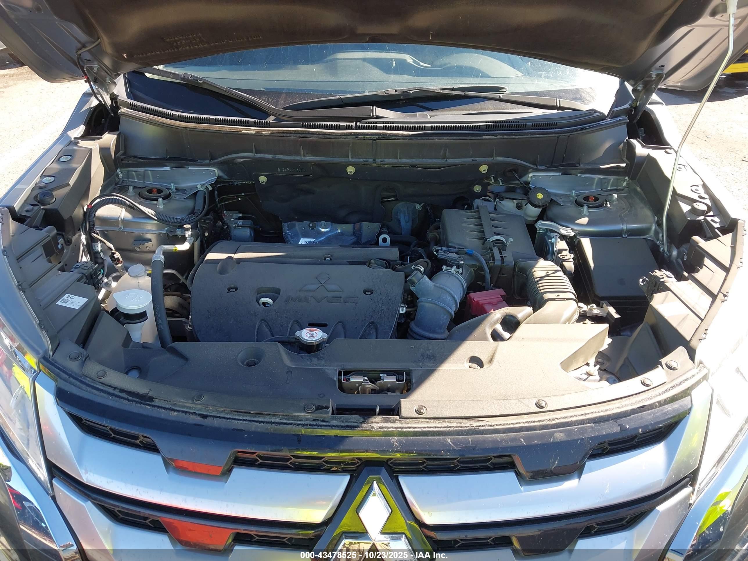 MITSUBISHI OUTLANDER image 10