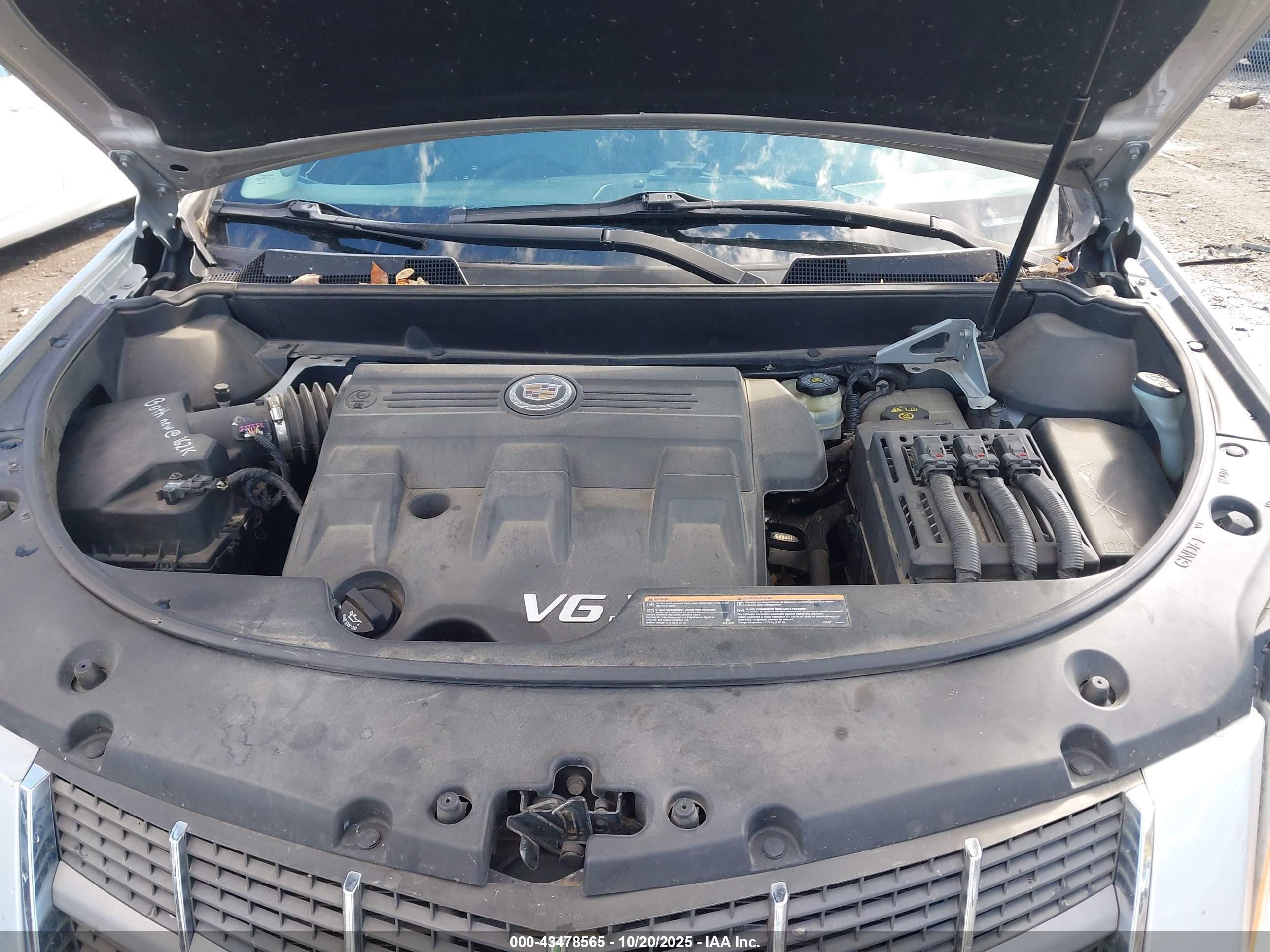 CADILLAC SRX image 10