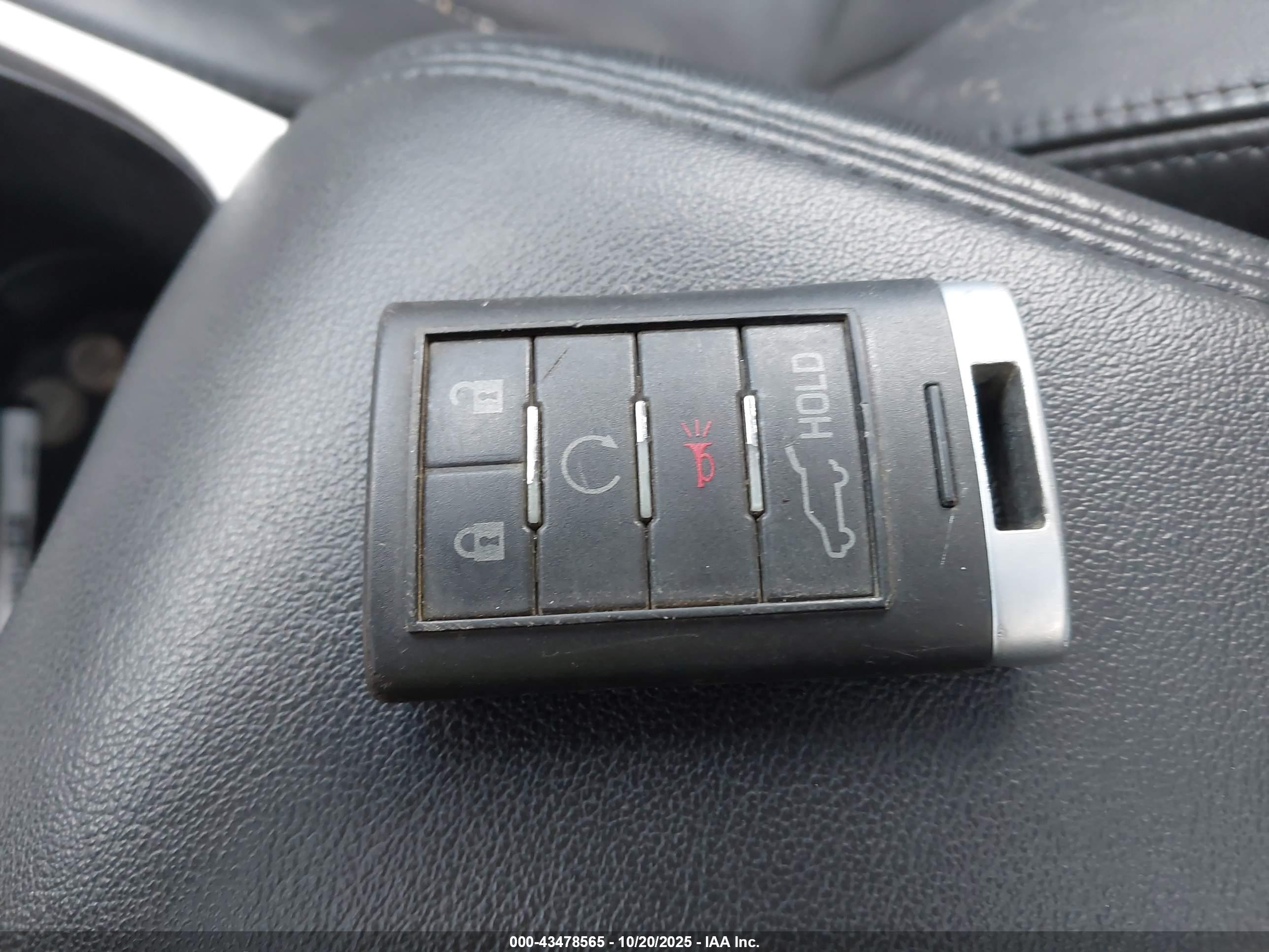 CADILLAC SRX image 11