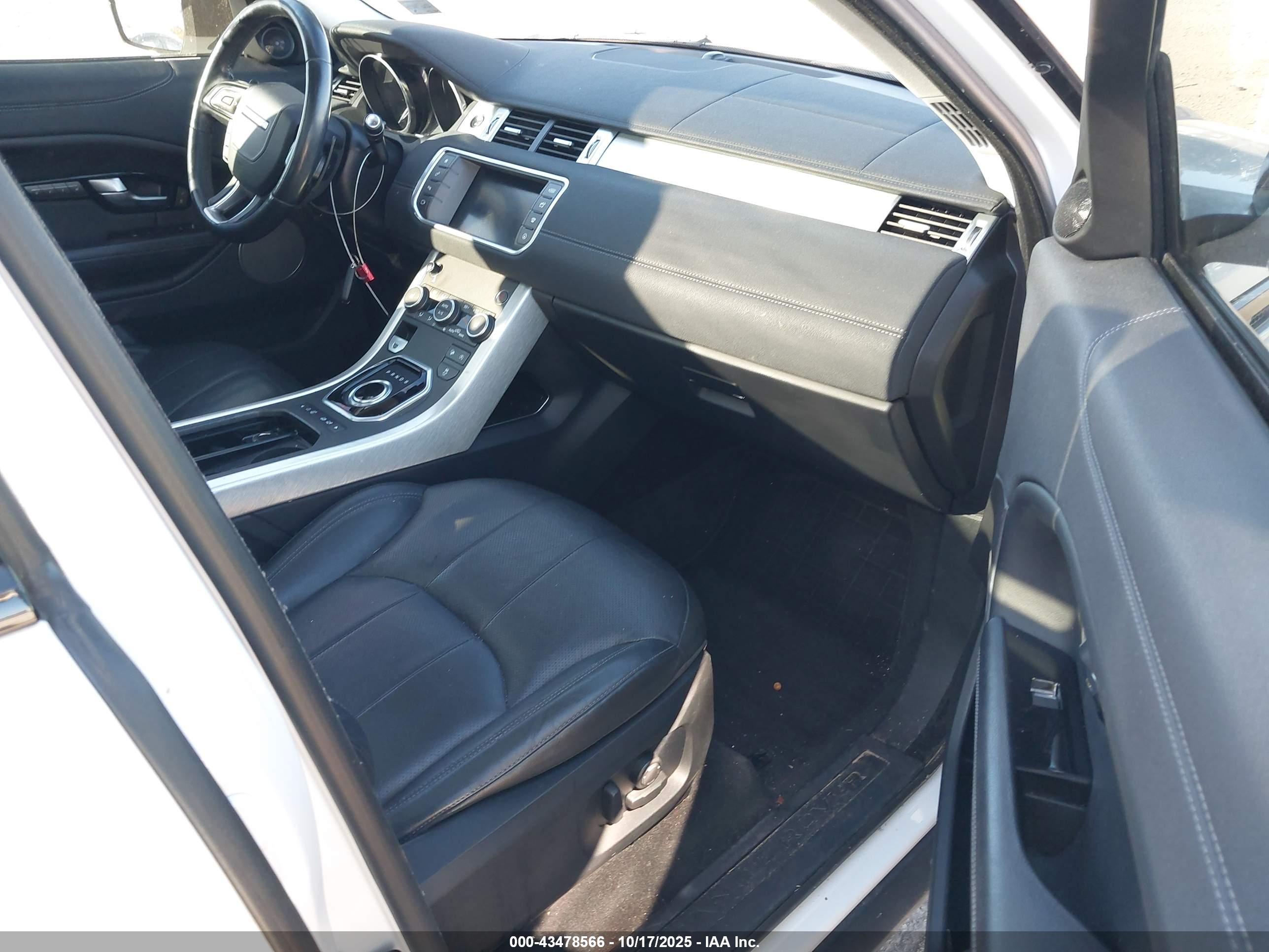 LAND ROVER image 5
