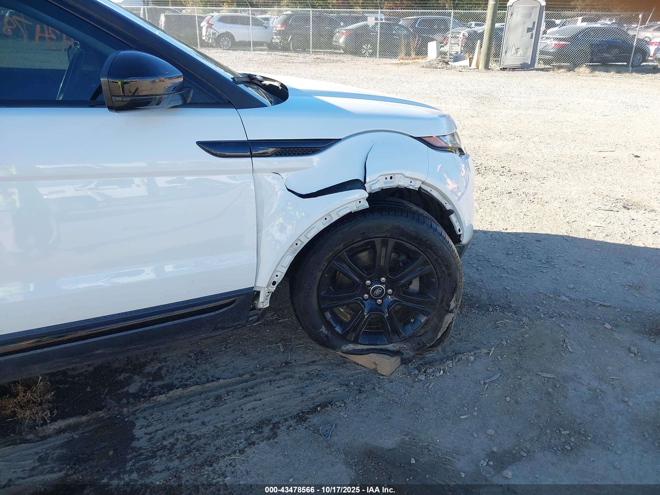 LAND ROVER image 6