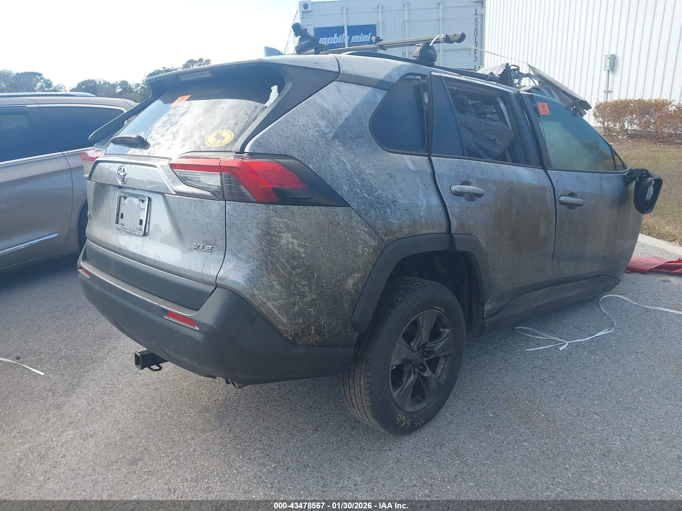 TOYOTA RAV4 image 4
