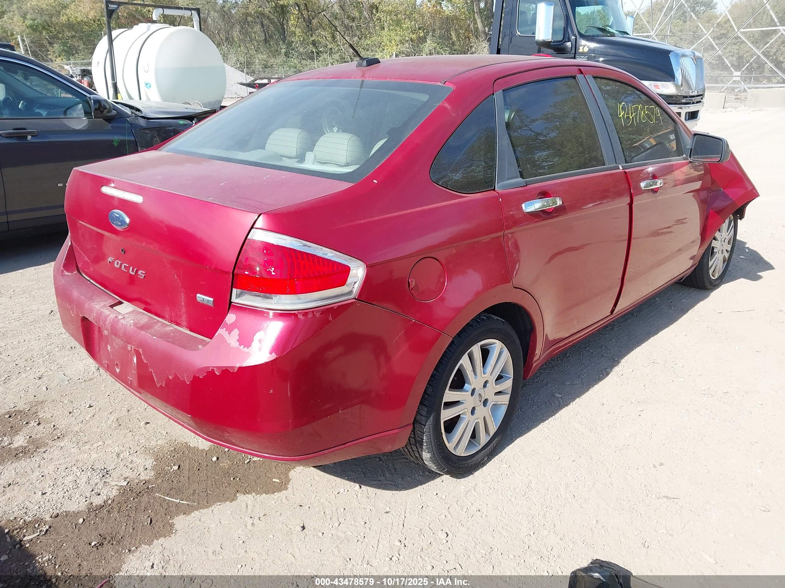 FORD FOCUS image 4
