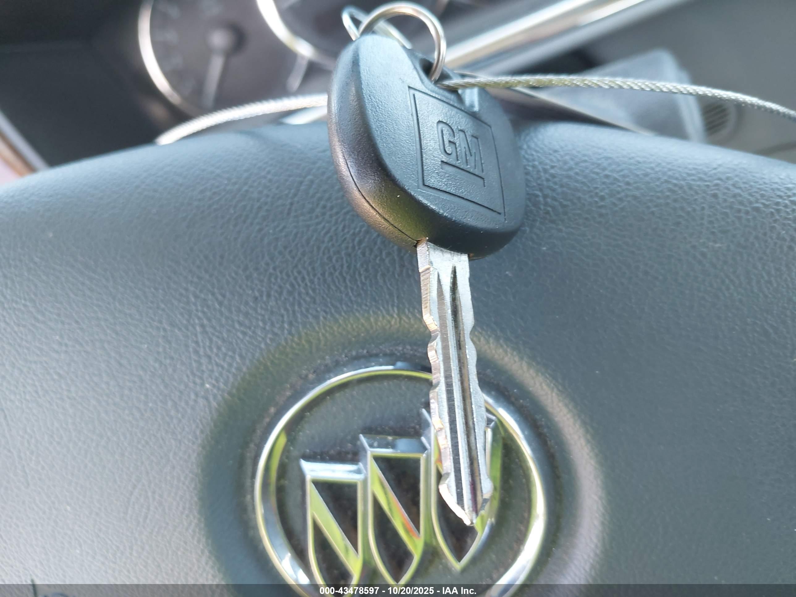 BUICK LACROSSE image 11