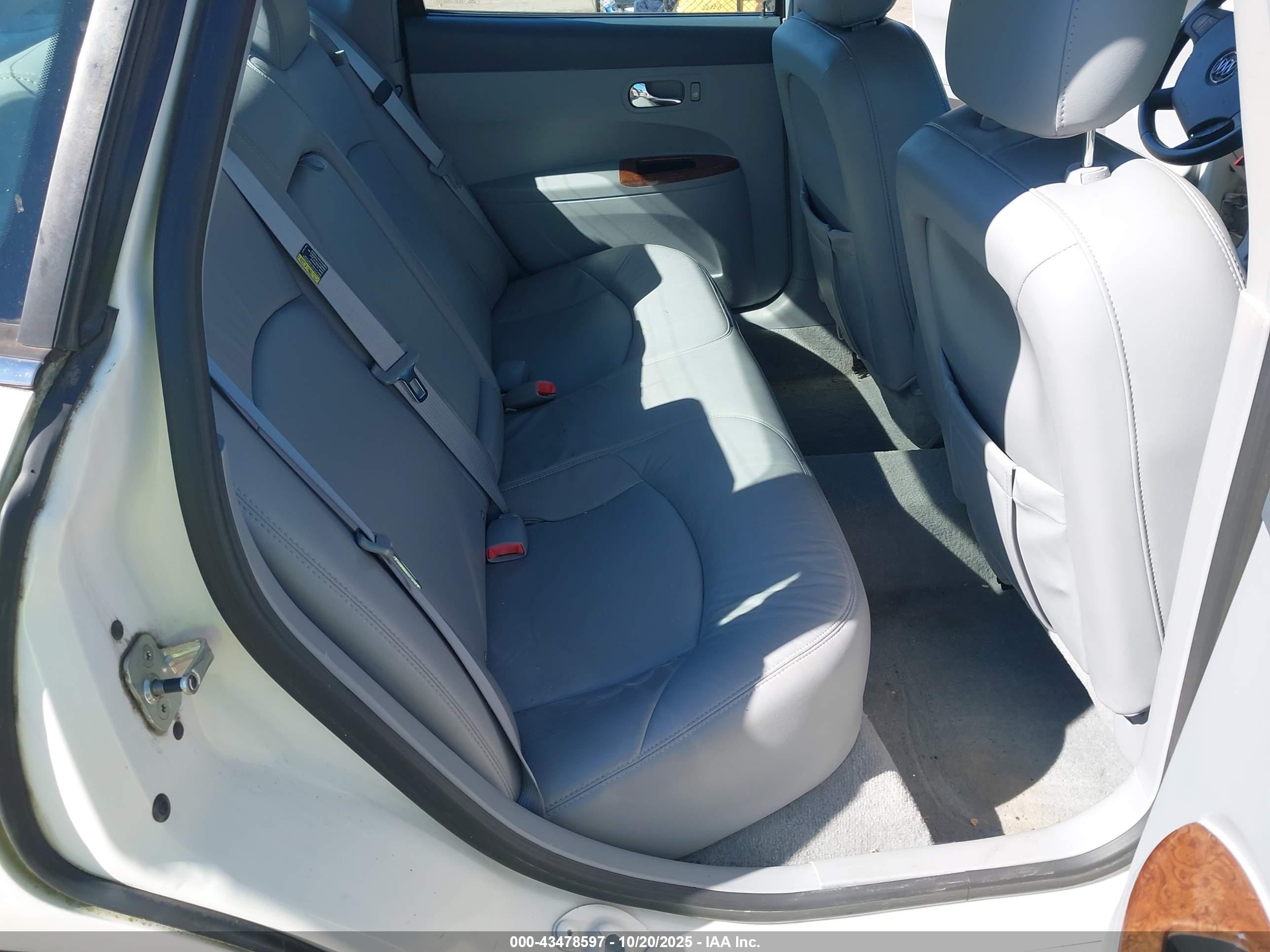BUICK LACROSSE image 8