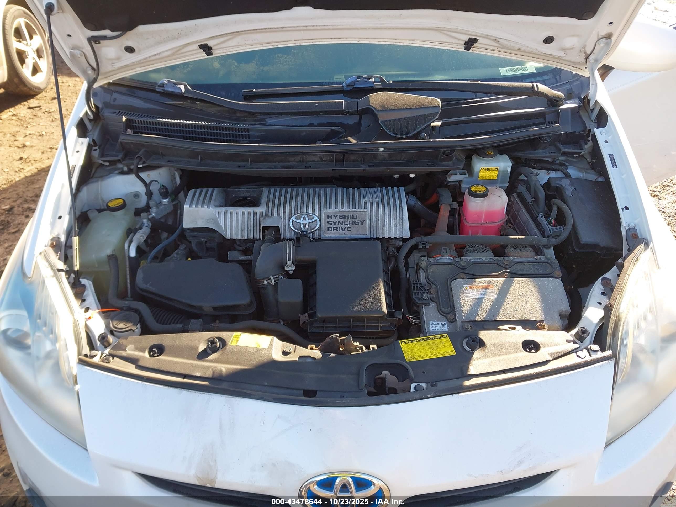 TOYOTA PRIUS image 10