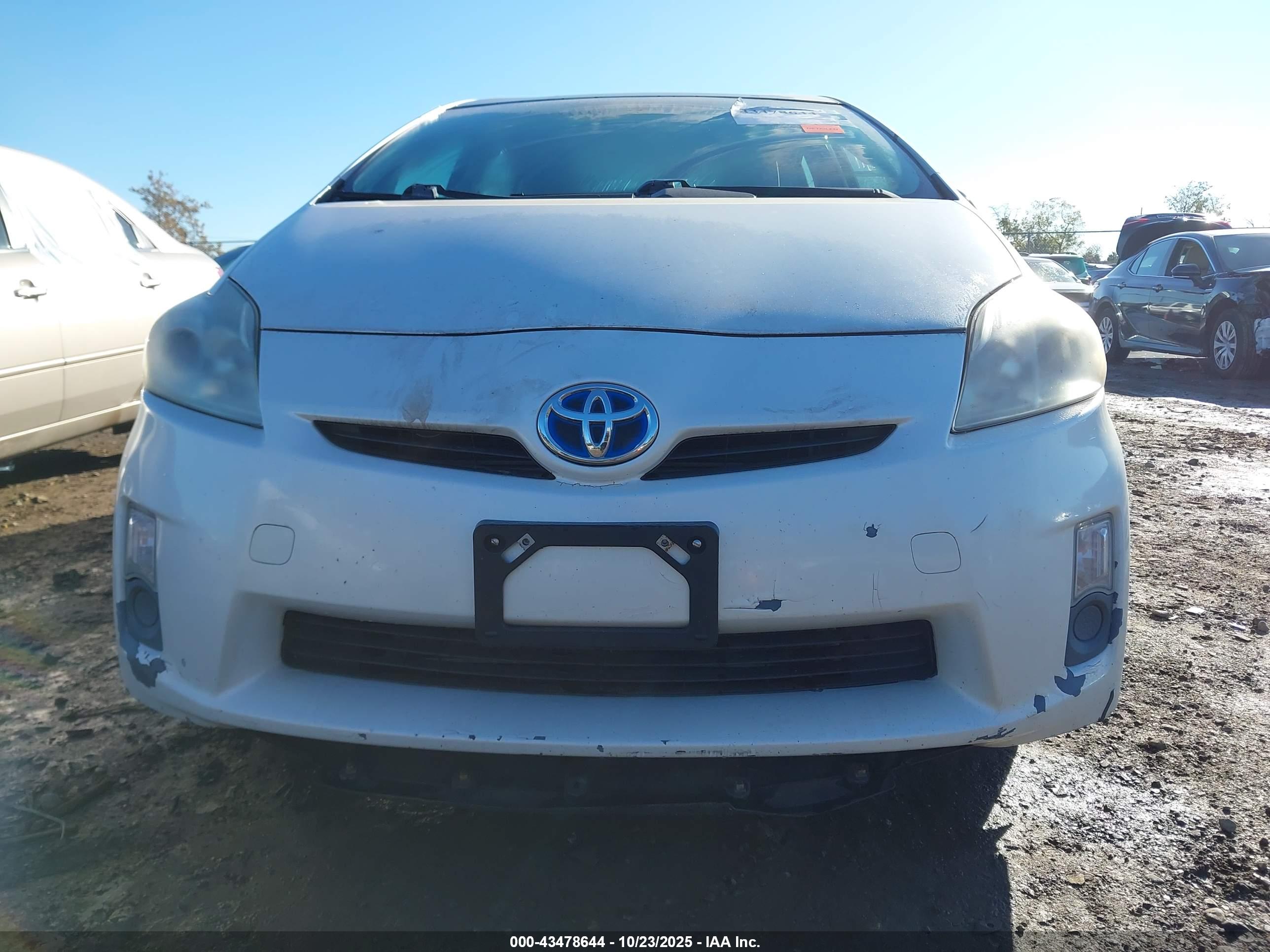 TOYOTA PRIUS image 6