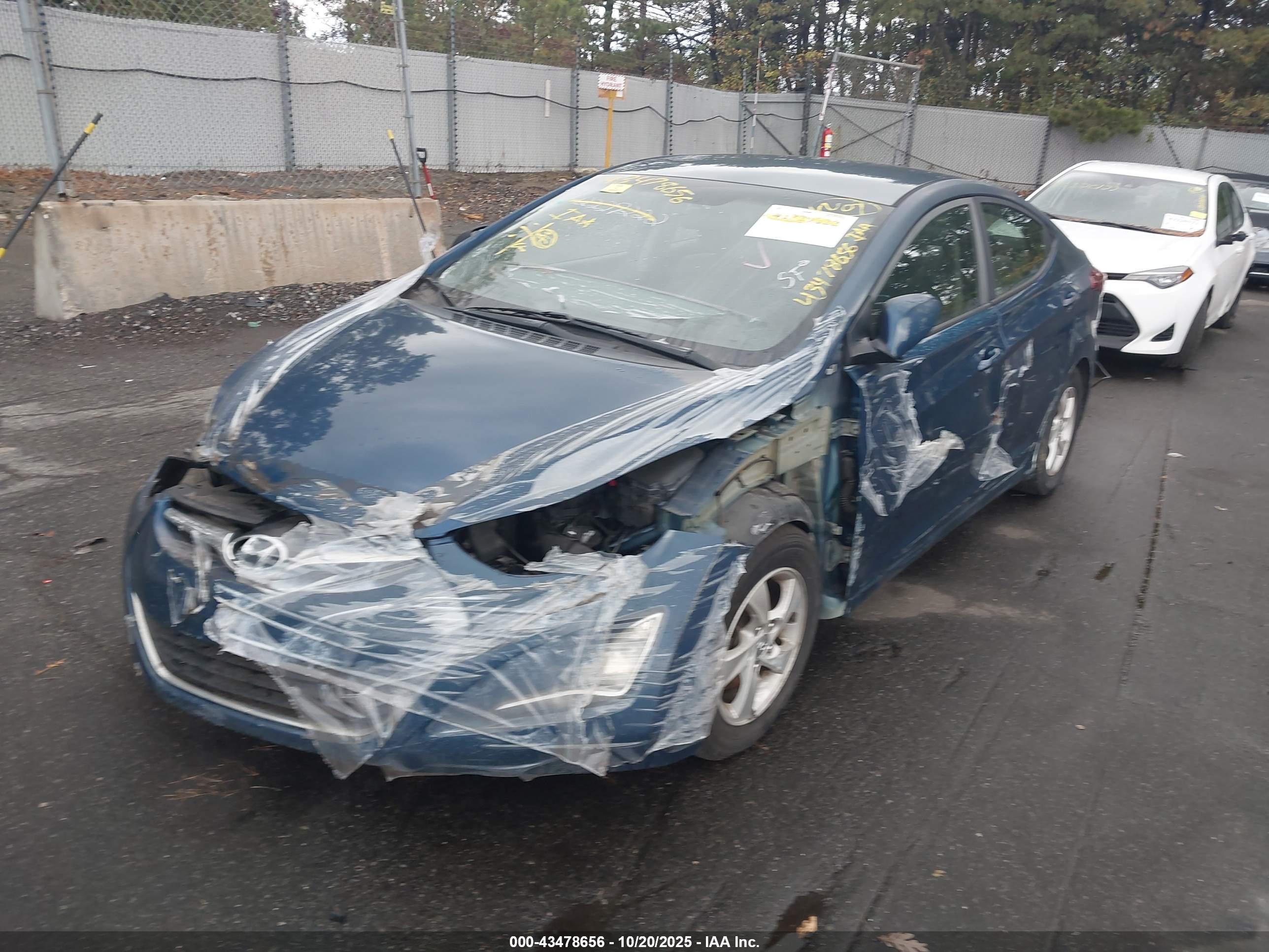 HYUNDAI ELANTRA image 2