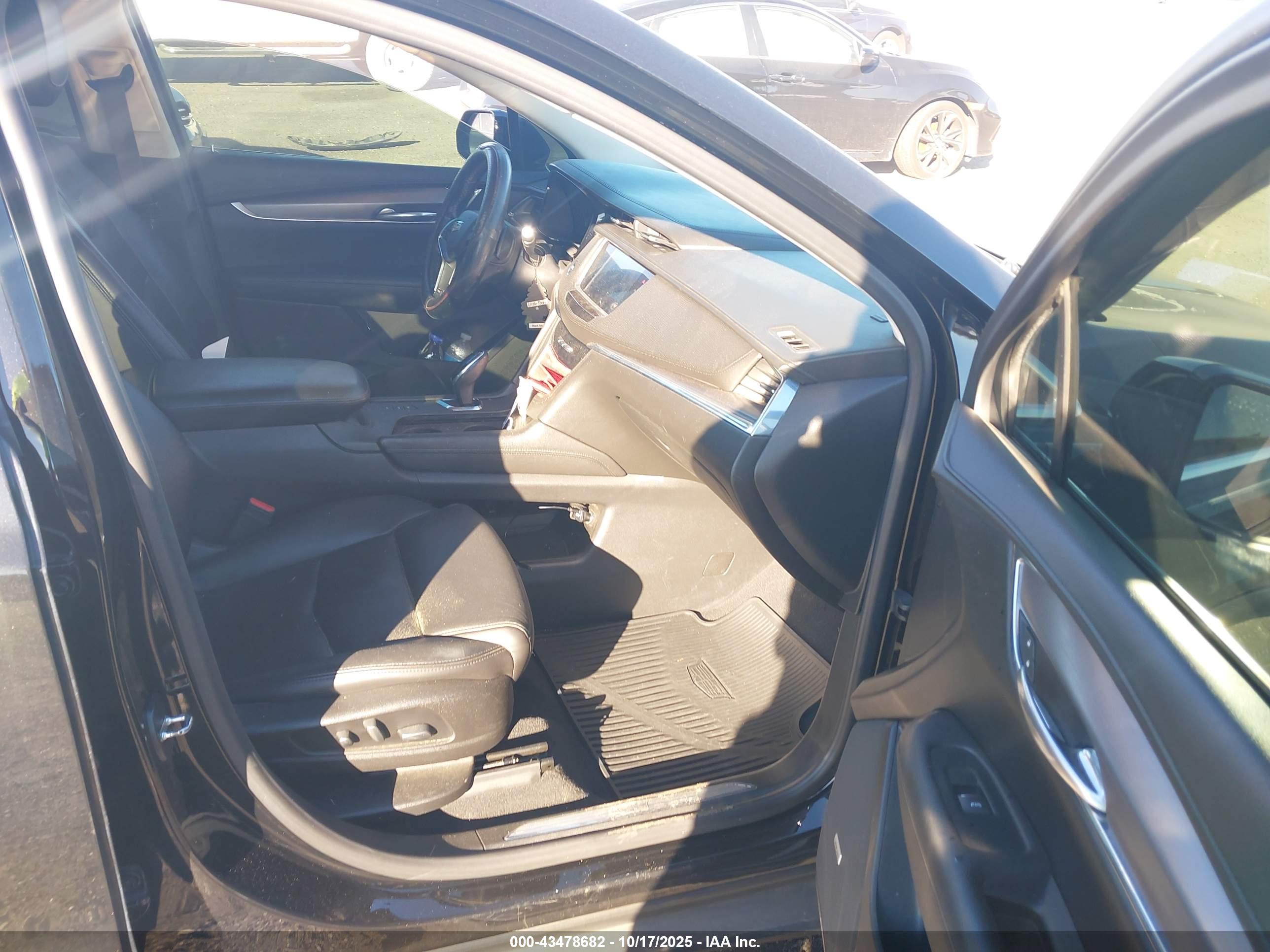 CADILLAC XT5 image 5