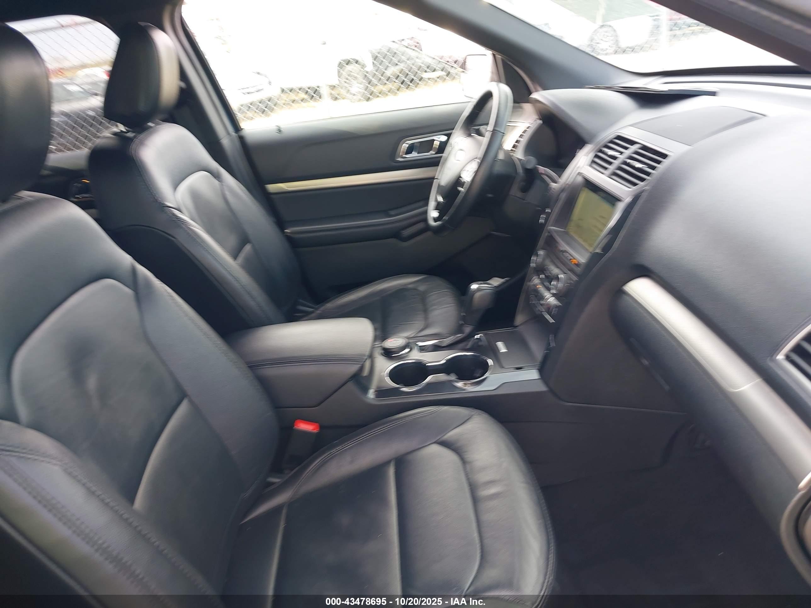 FORD EXPLORER image 5