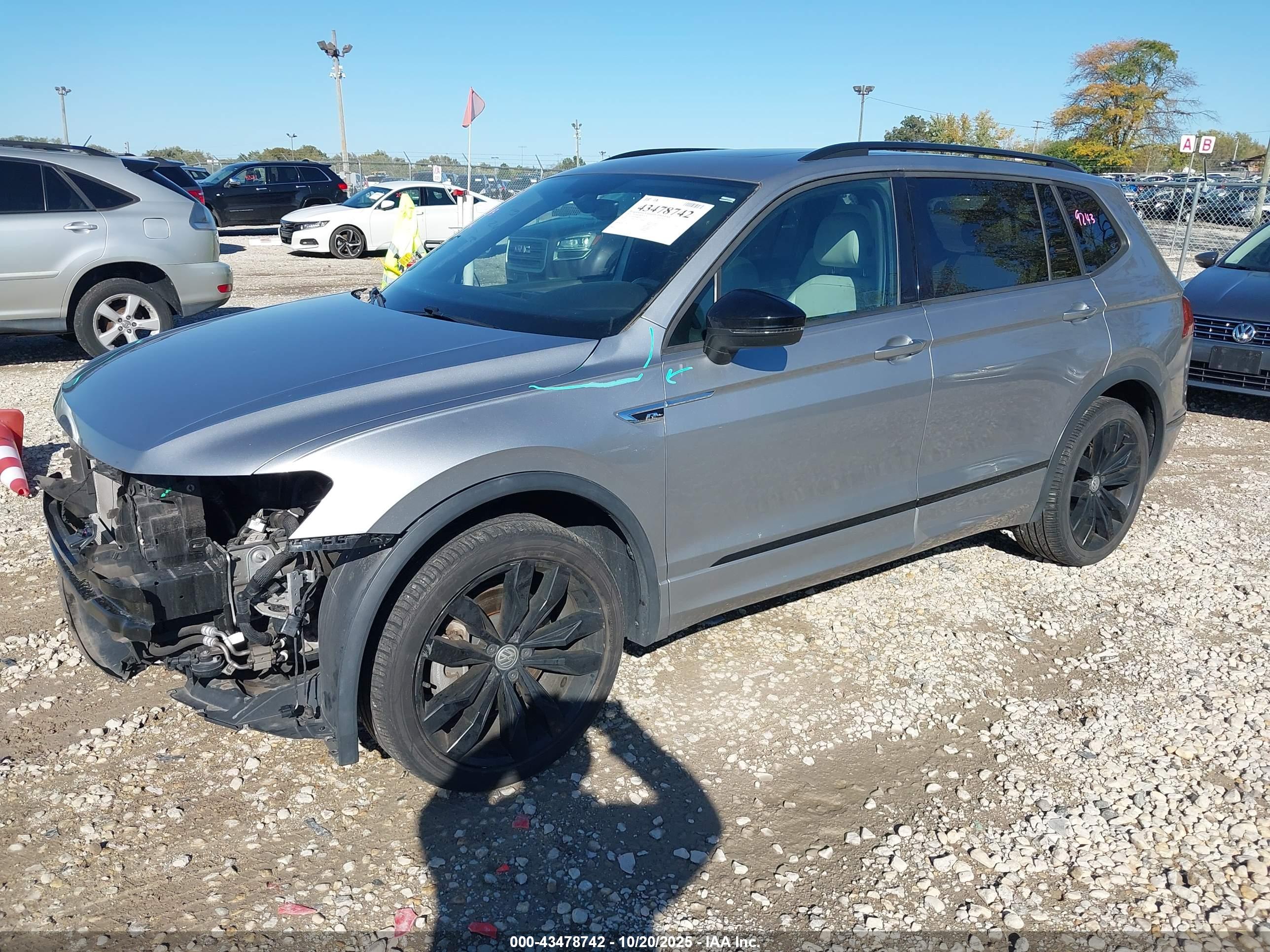 VOLKSWAGEN TIGUAN image 2