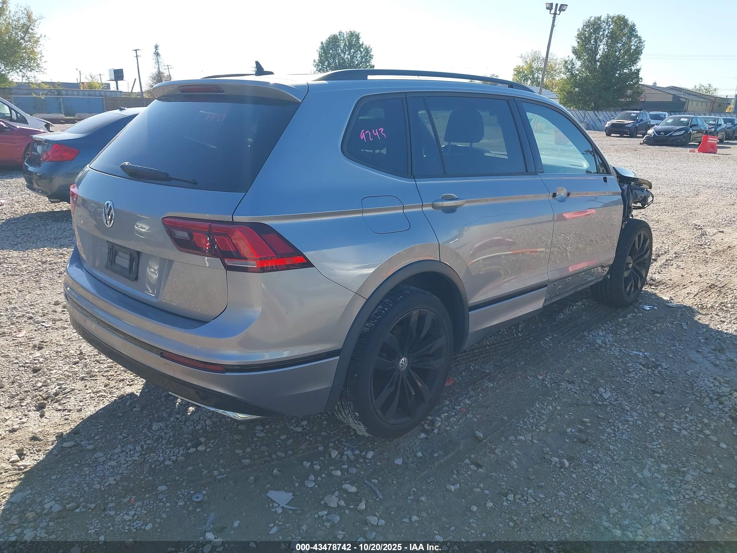 VOLKSWAGEN TIGUAN image 4