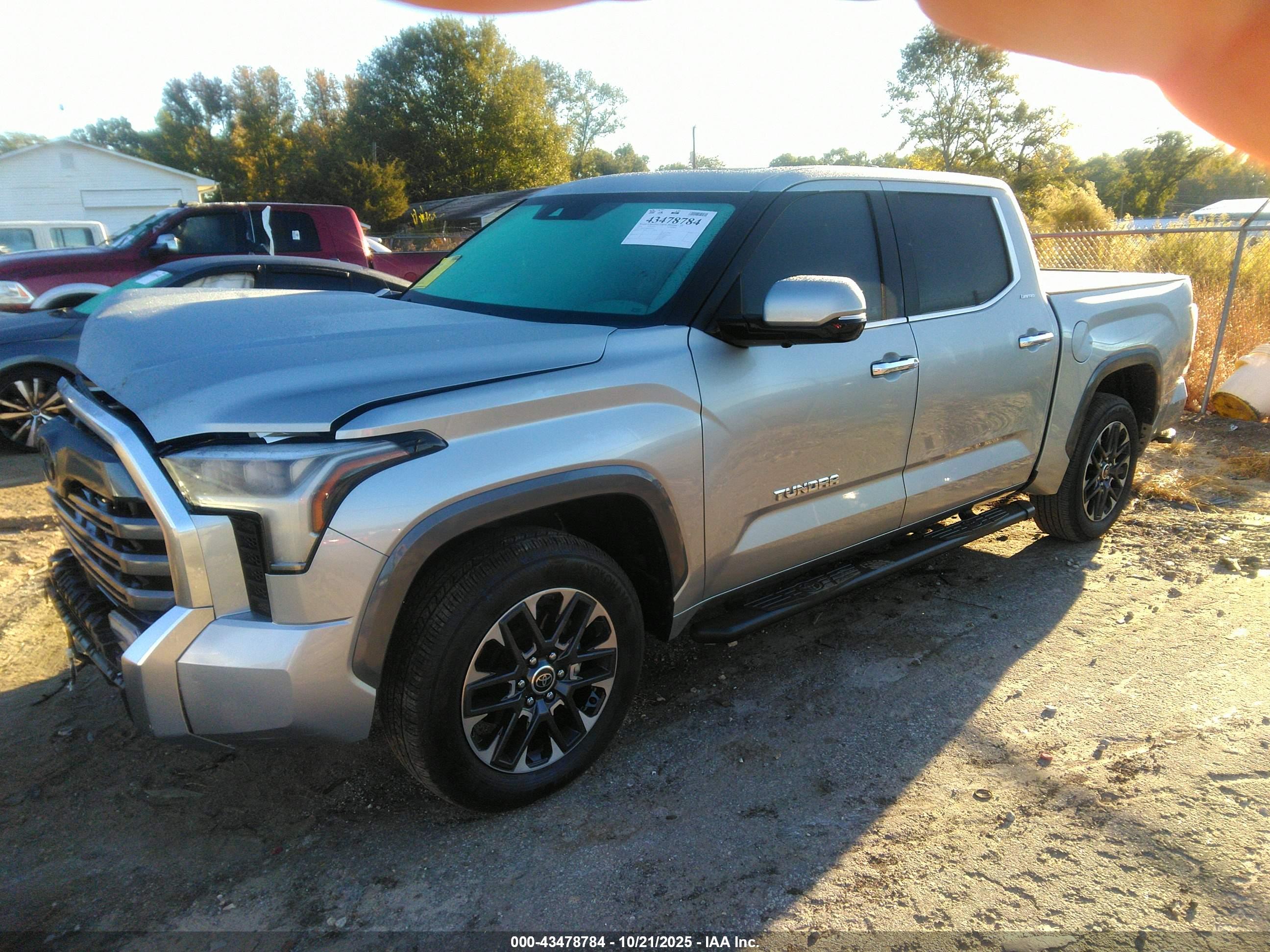 TOYOTA TUNDRA image 2