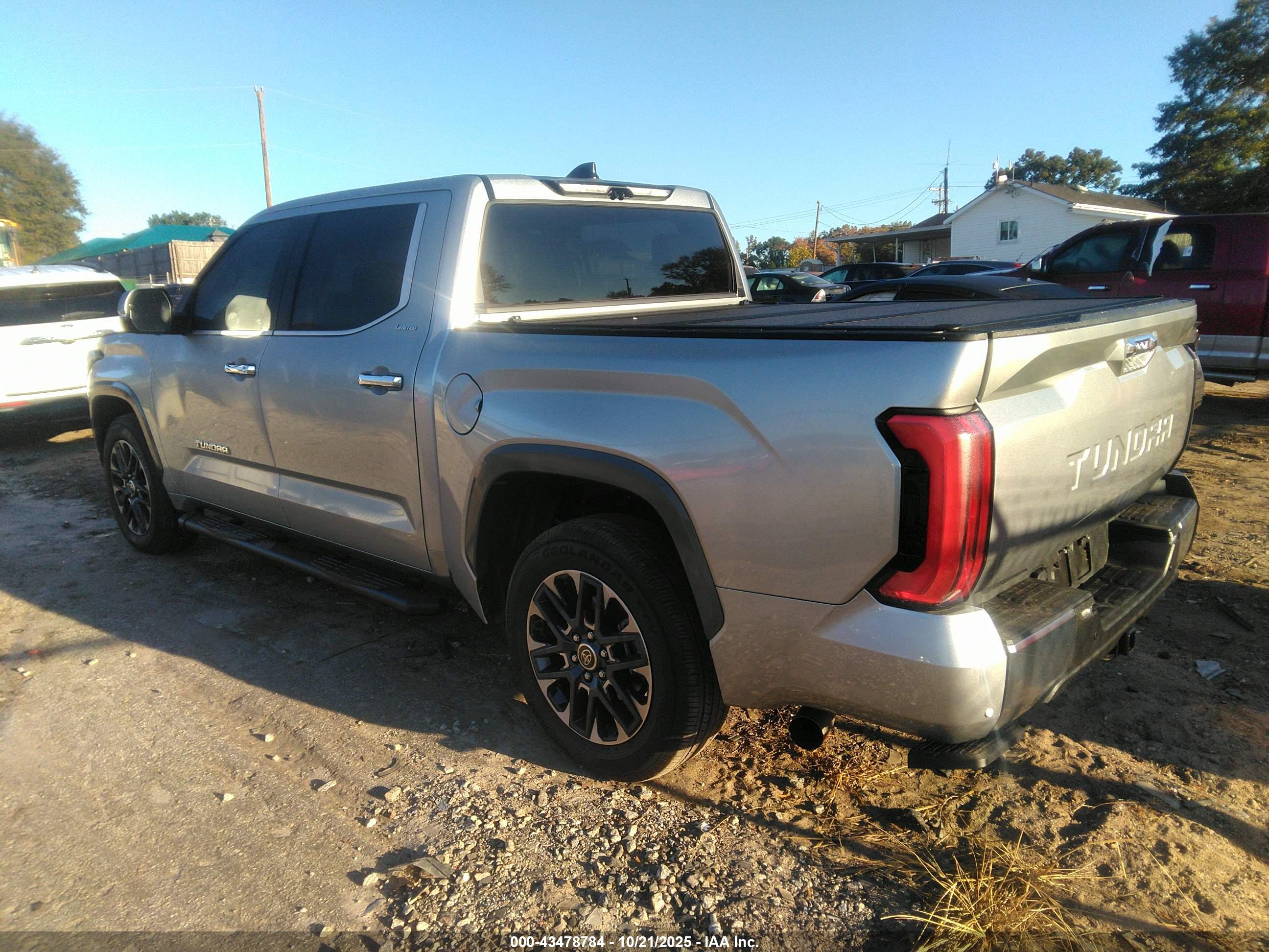 TOYOTA TUNDRA image 3