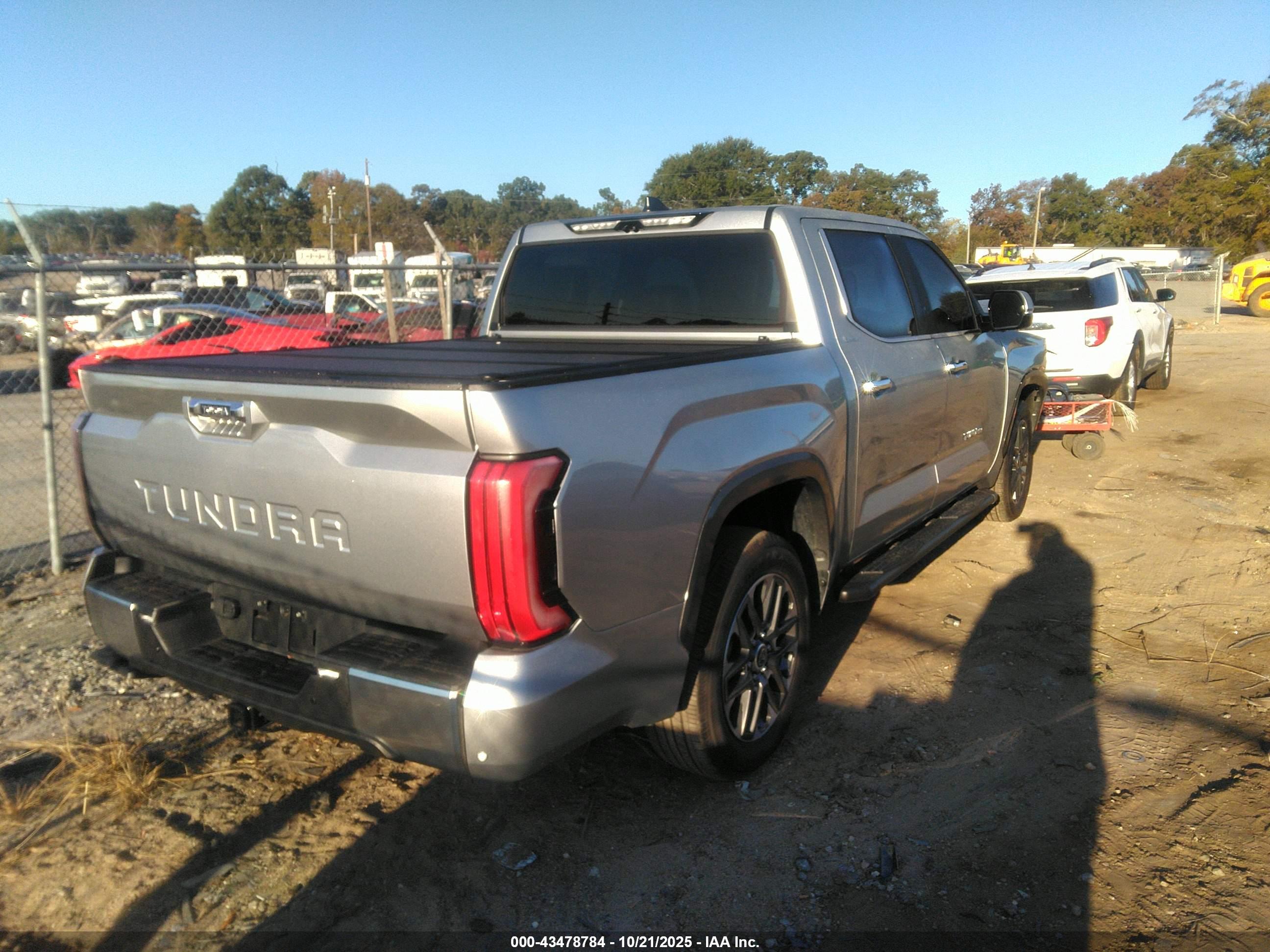 TOYOTA TUNDRA image 4