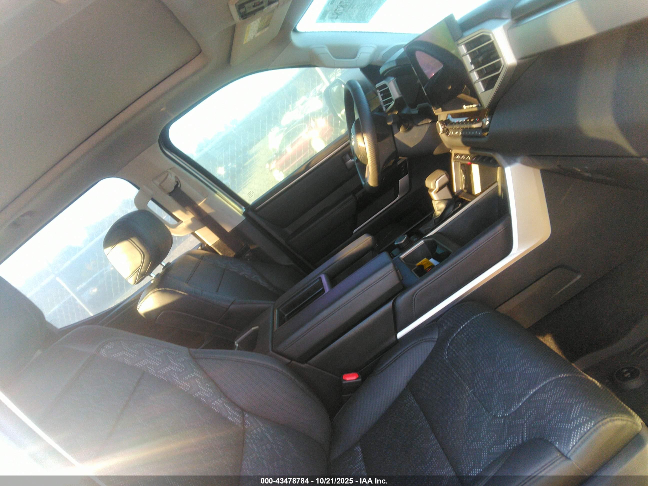 TOYOTA TUNDRA image 5