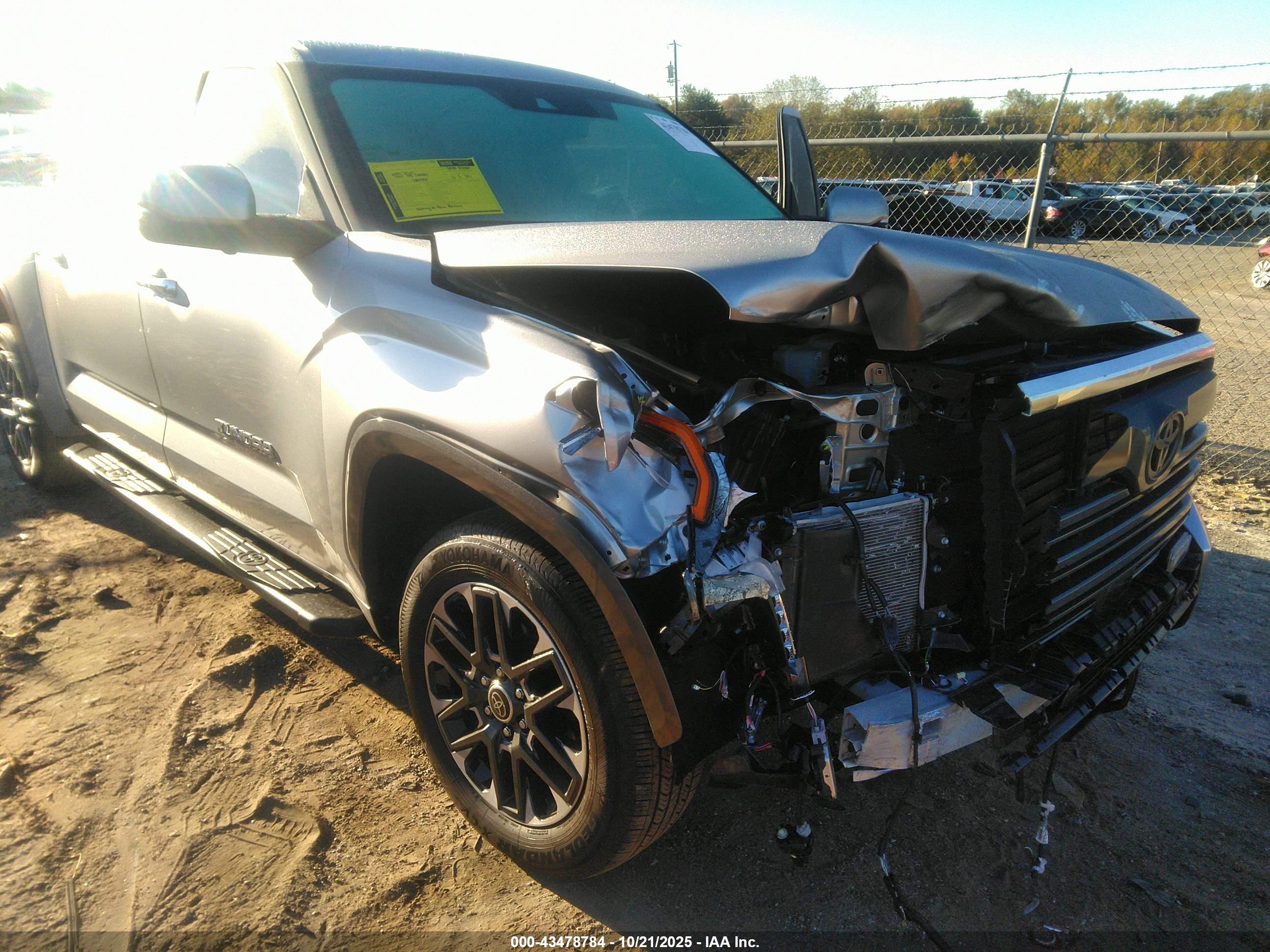 TOYOTA TUNDRA image 6