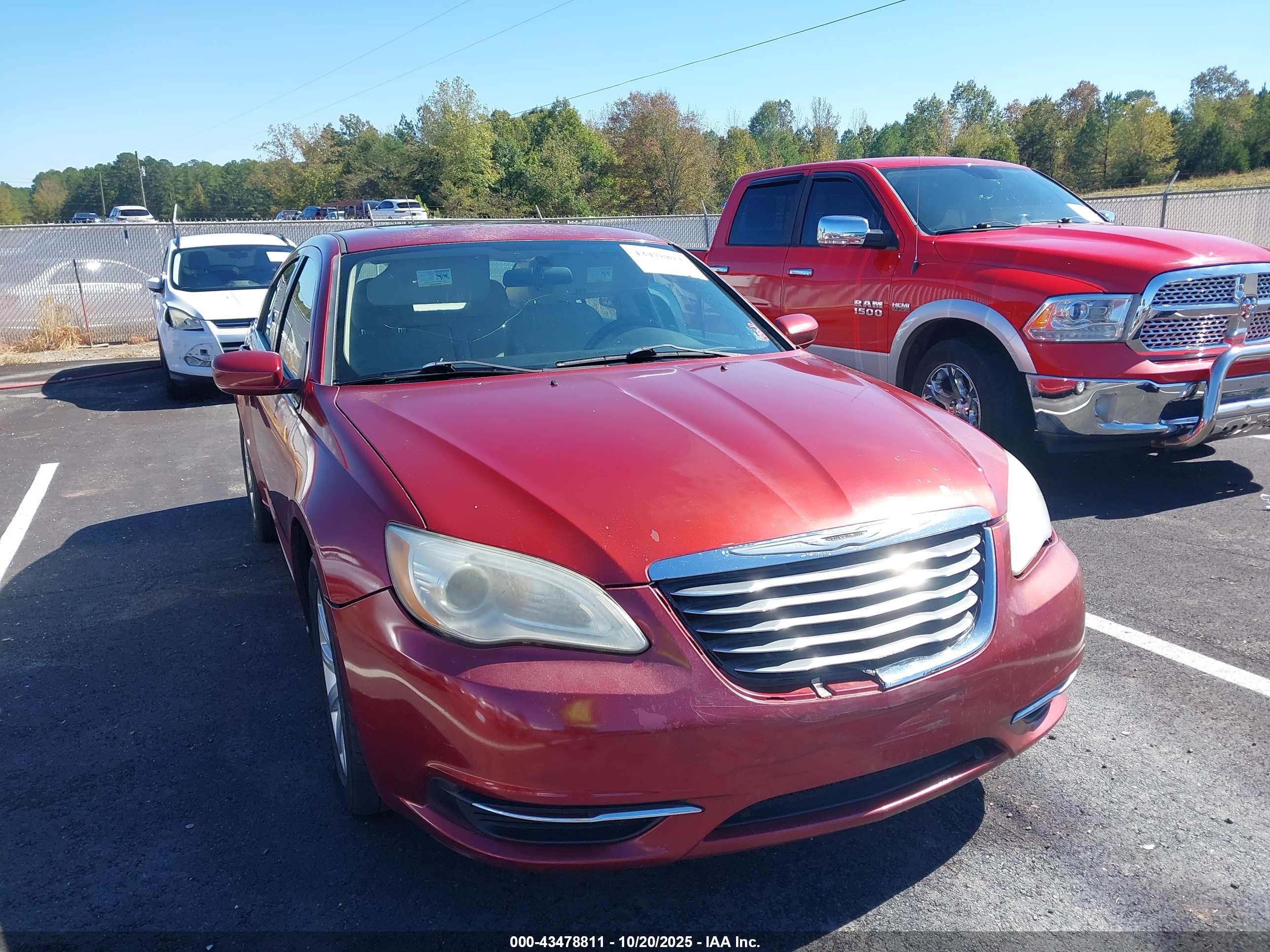 CHRYSLER 200 image 6
