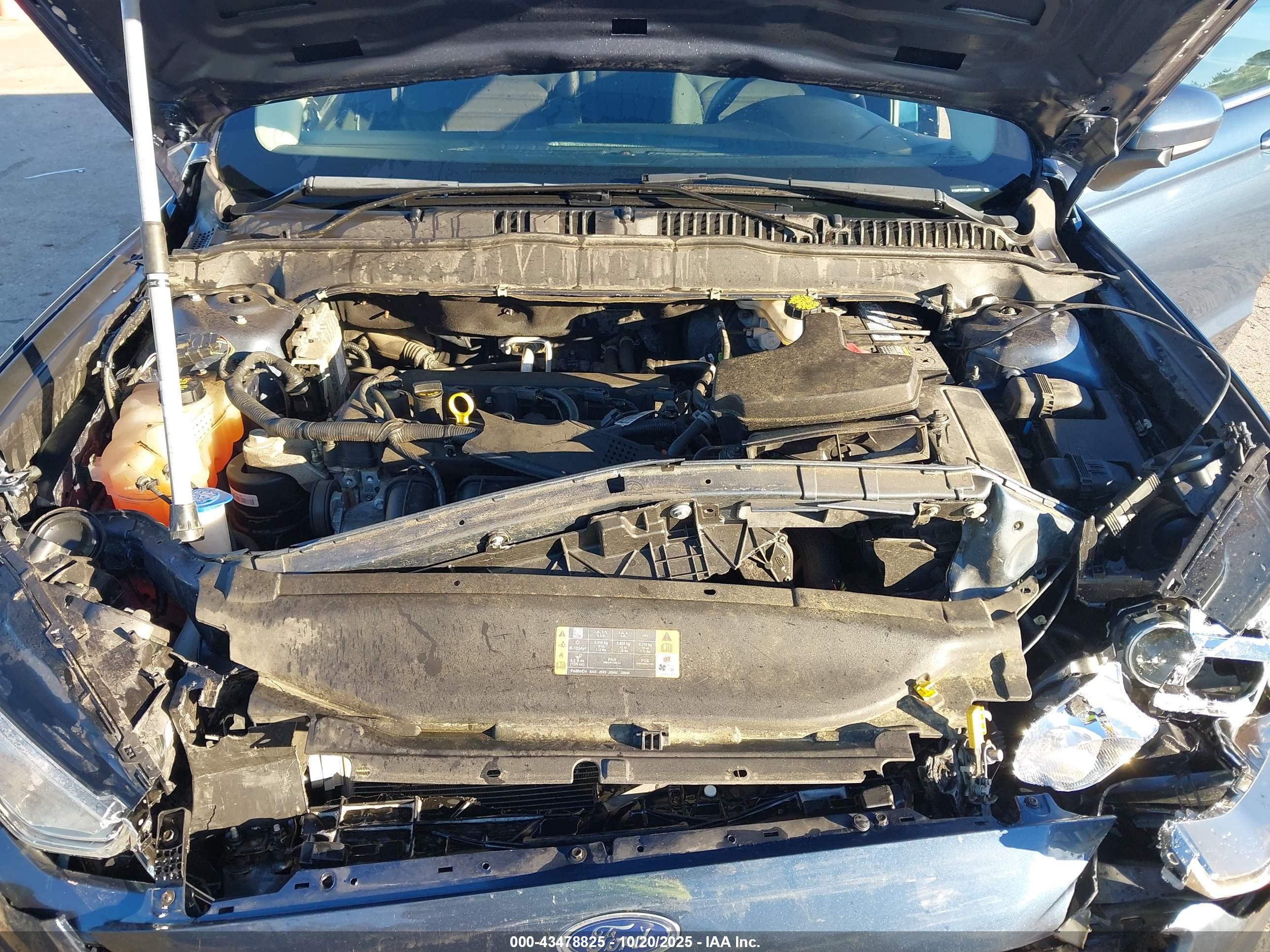 FORD FUSION image 10