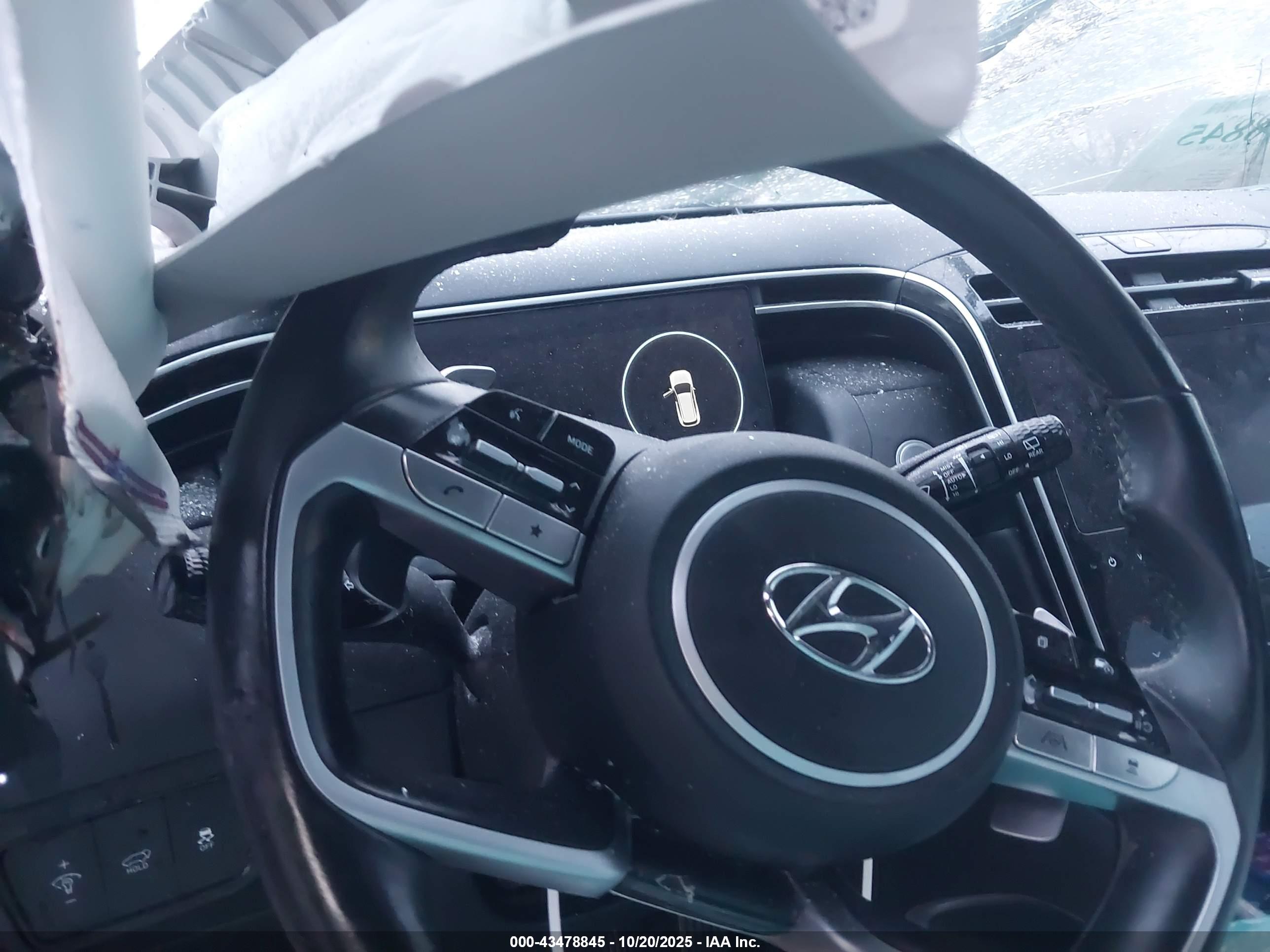 HYUNDAI TUCSON image 7