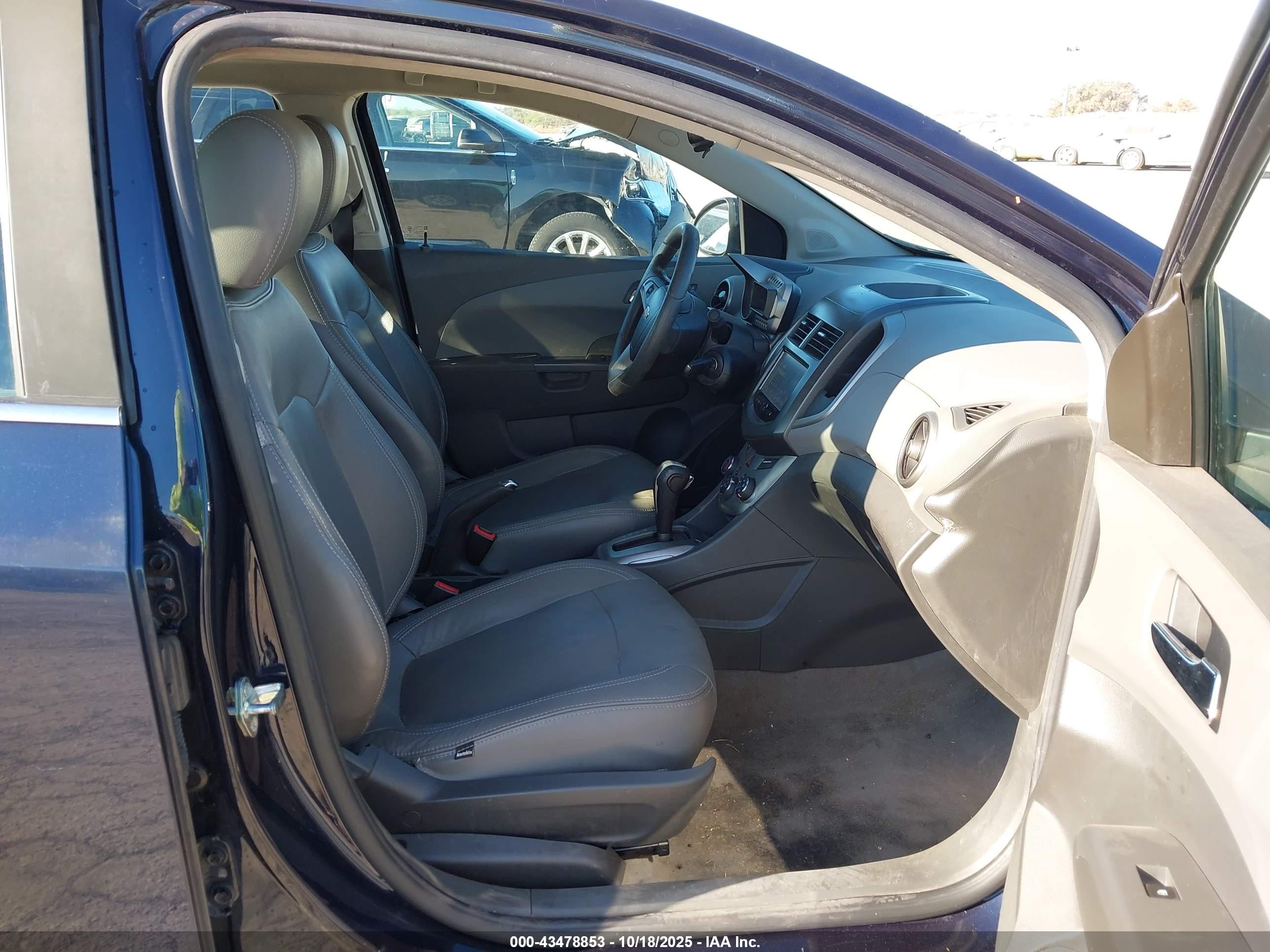 CHEVROLET SONIC image 5