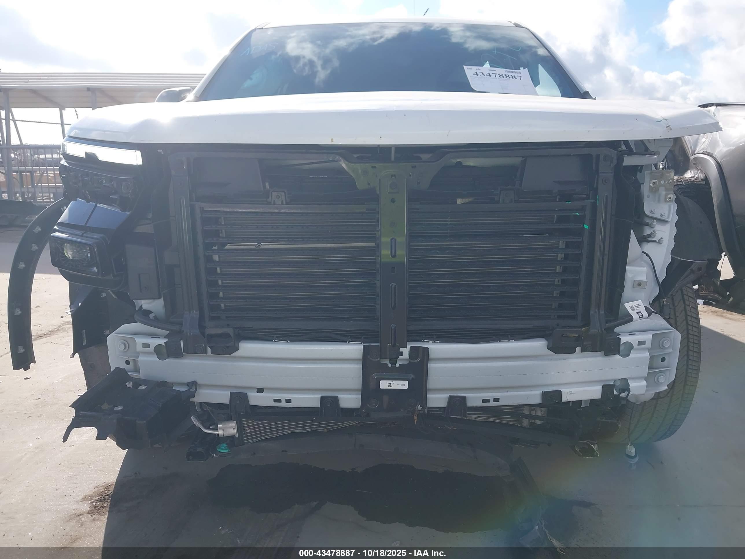 CHEVROLET TRAVERSE image 6