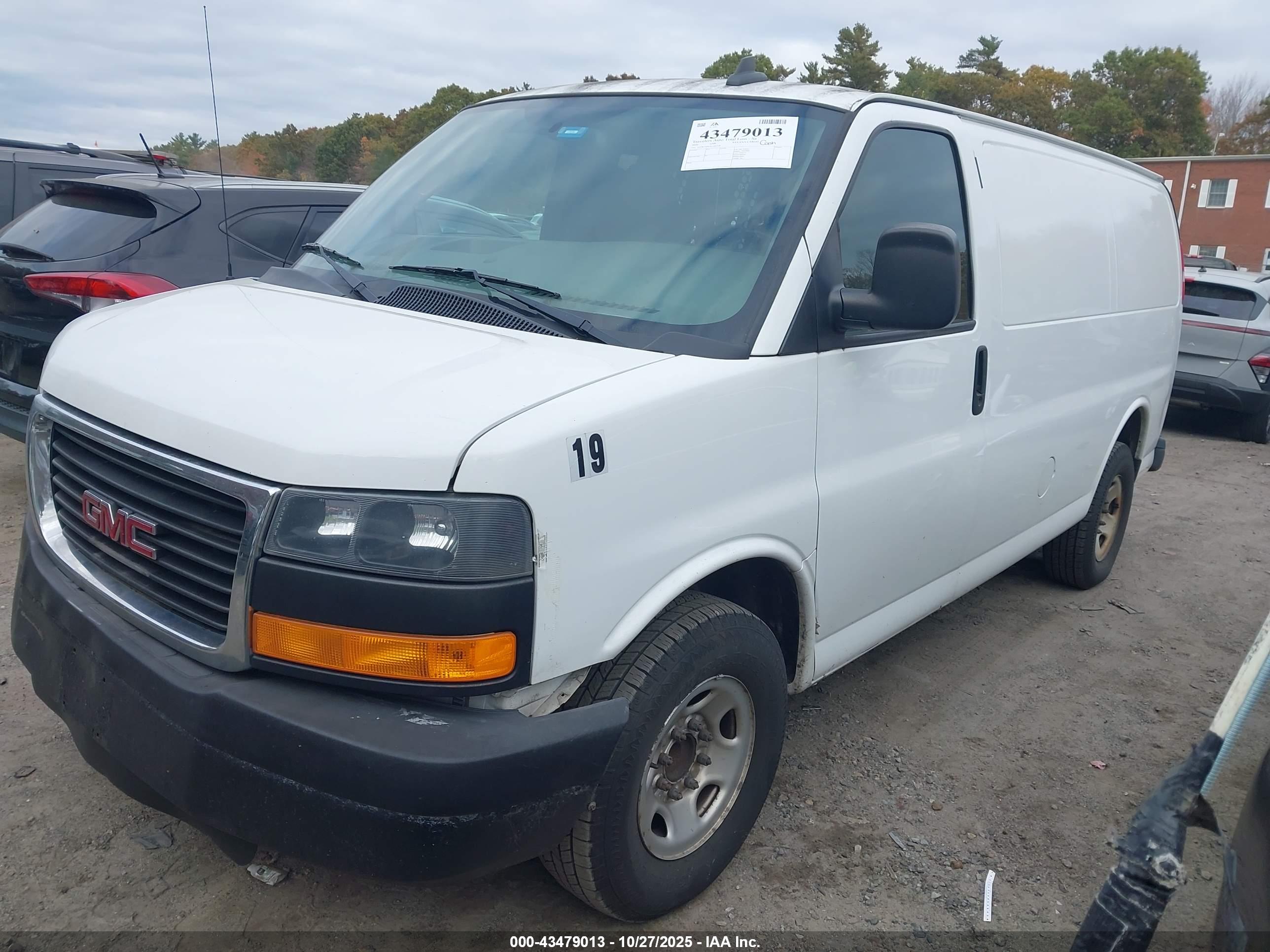 GMC SAVANA image 2