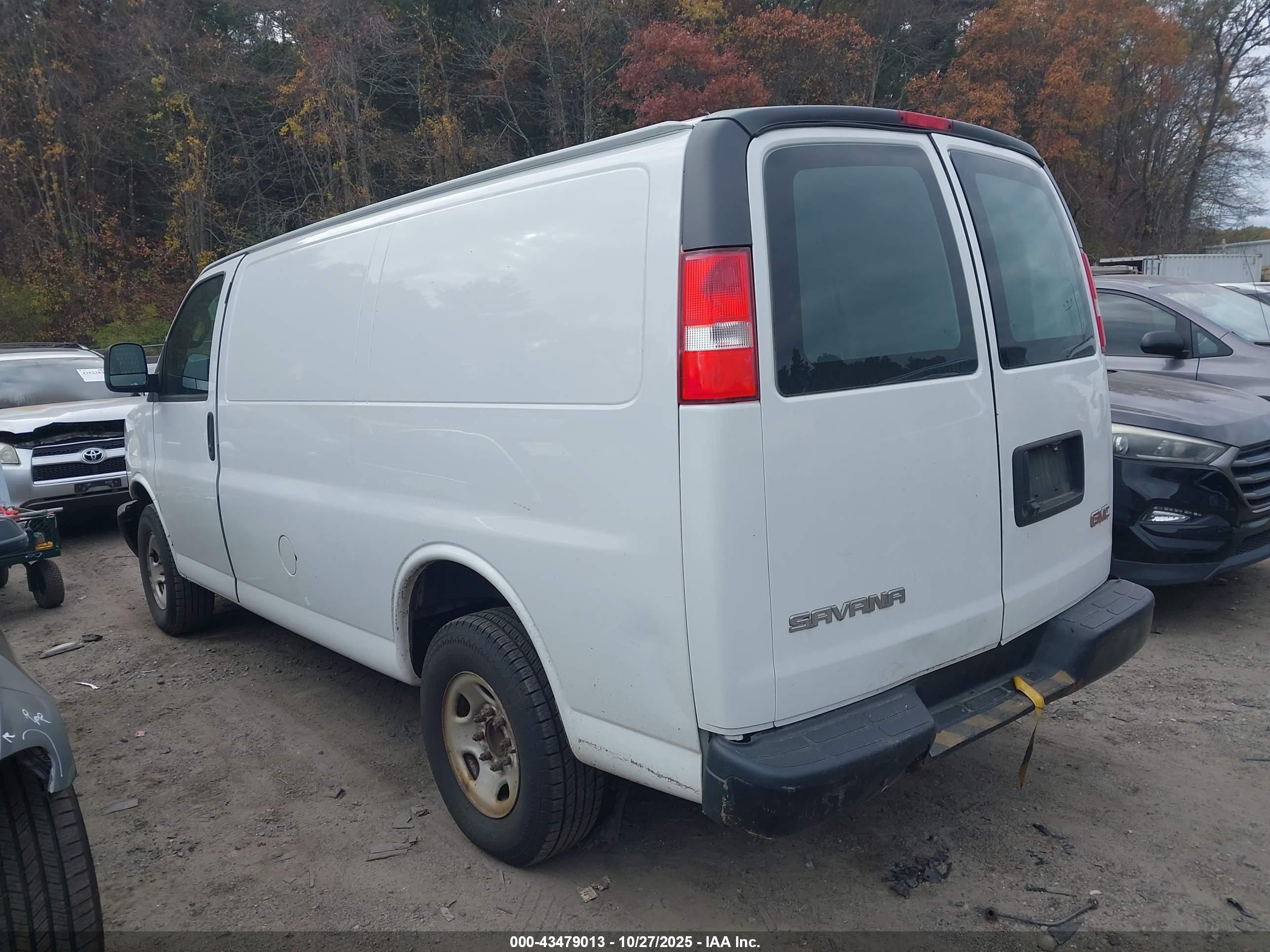GMC SAVANA image 3