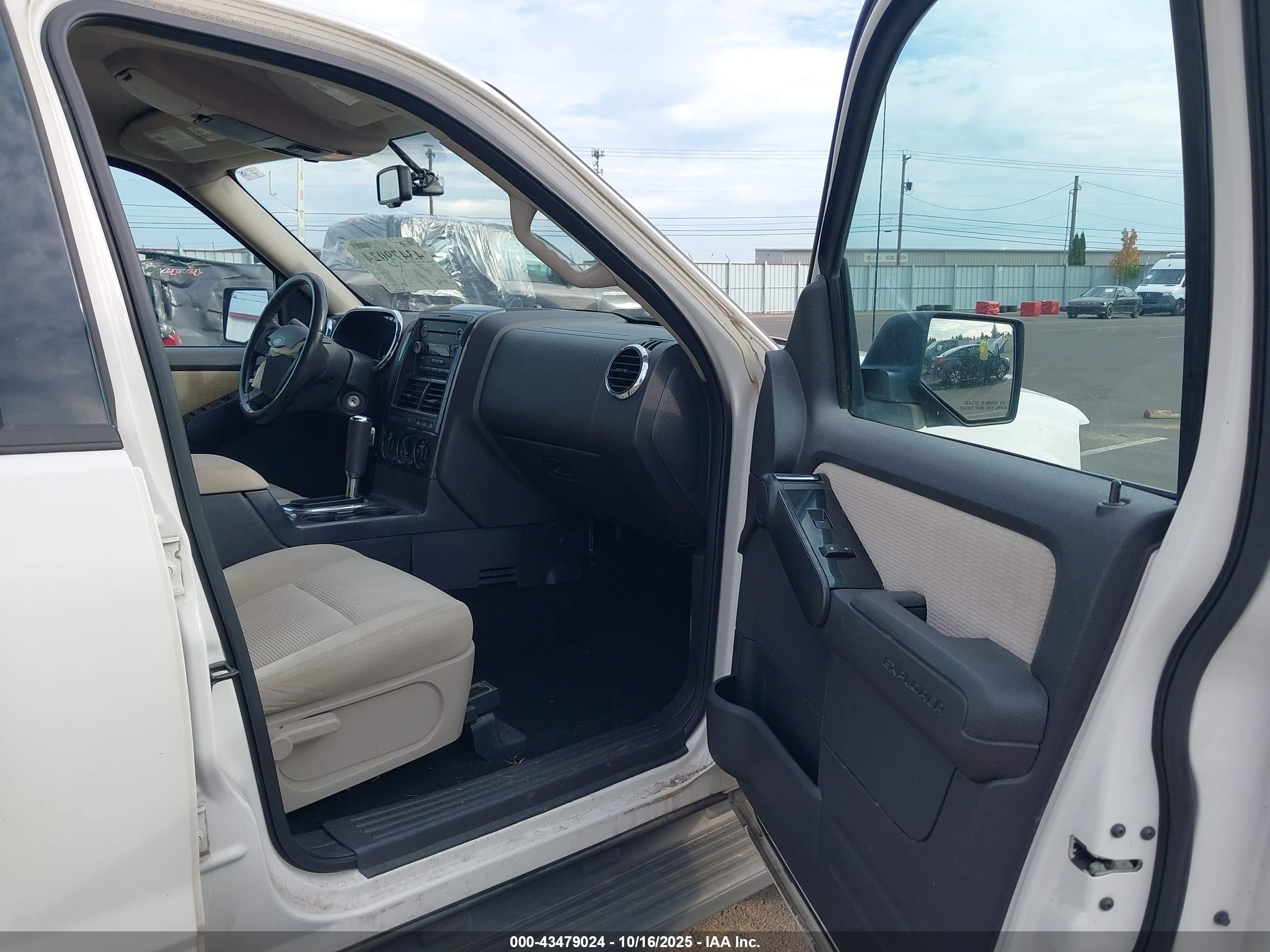 FORD EXPLORER image 5