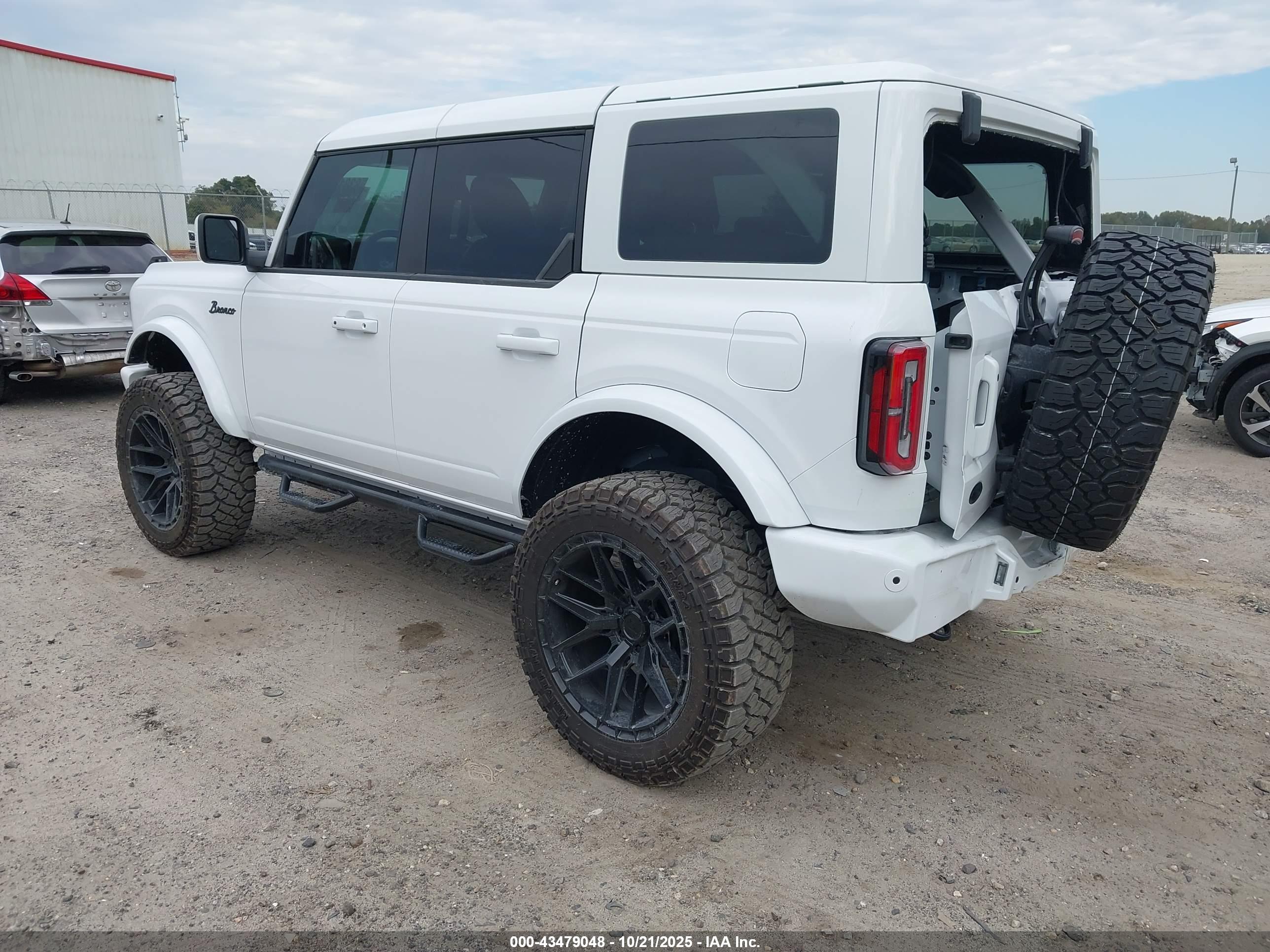 FORD BRONCO image 3
