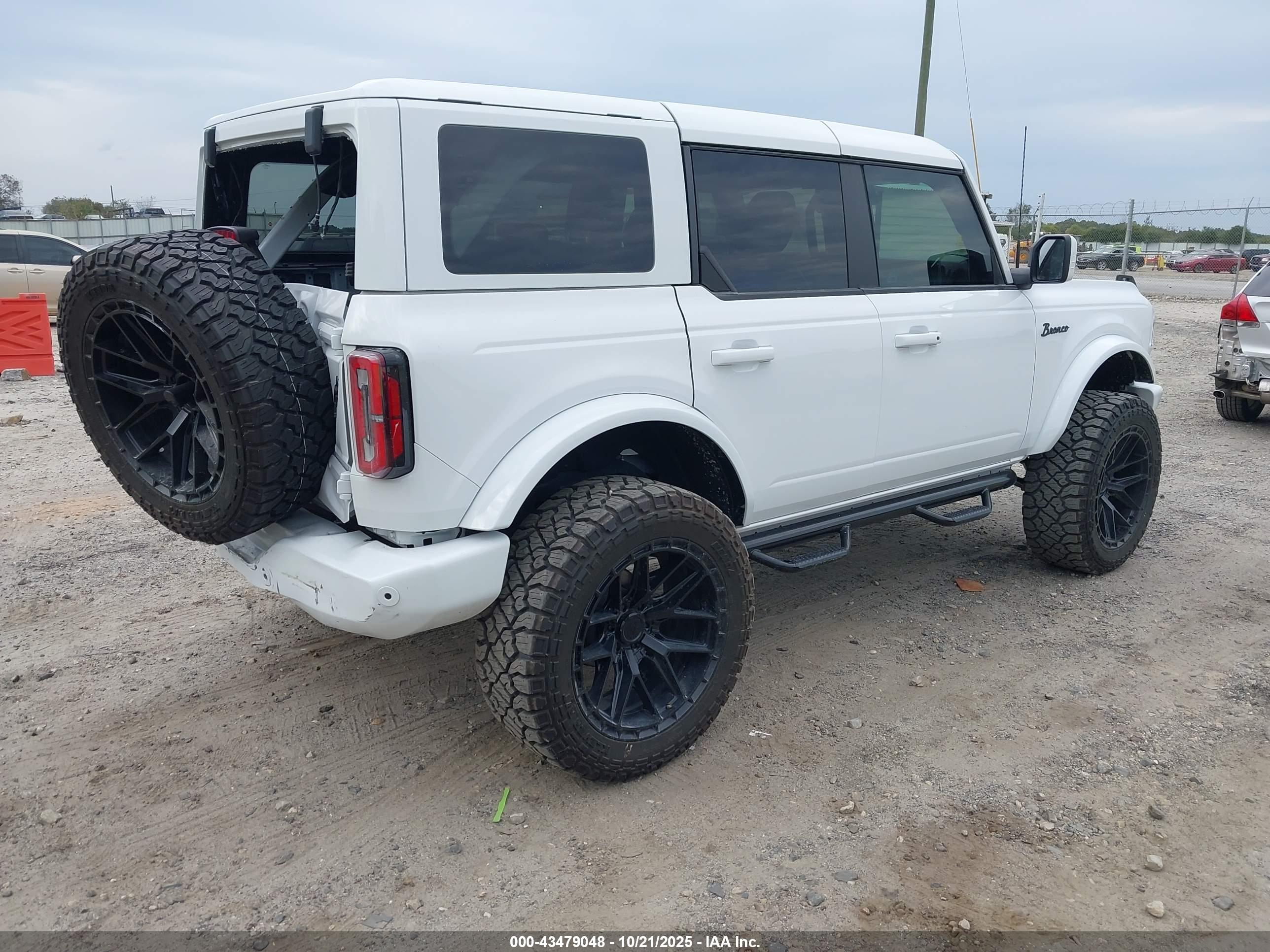 FORD BRONCO image 4