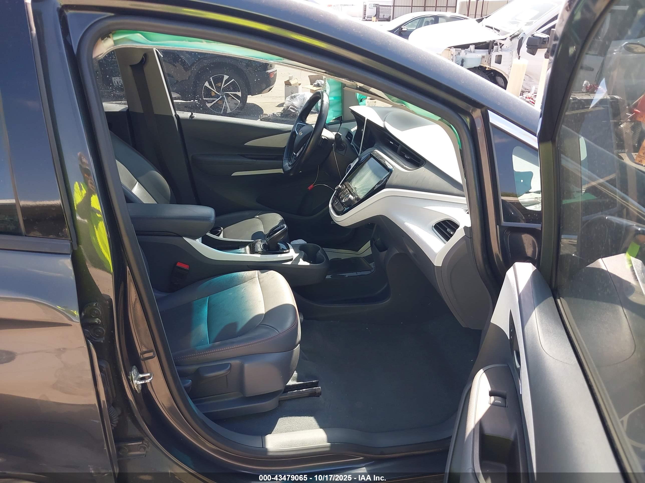 CHEVROLET BOLT image 5