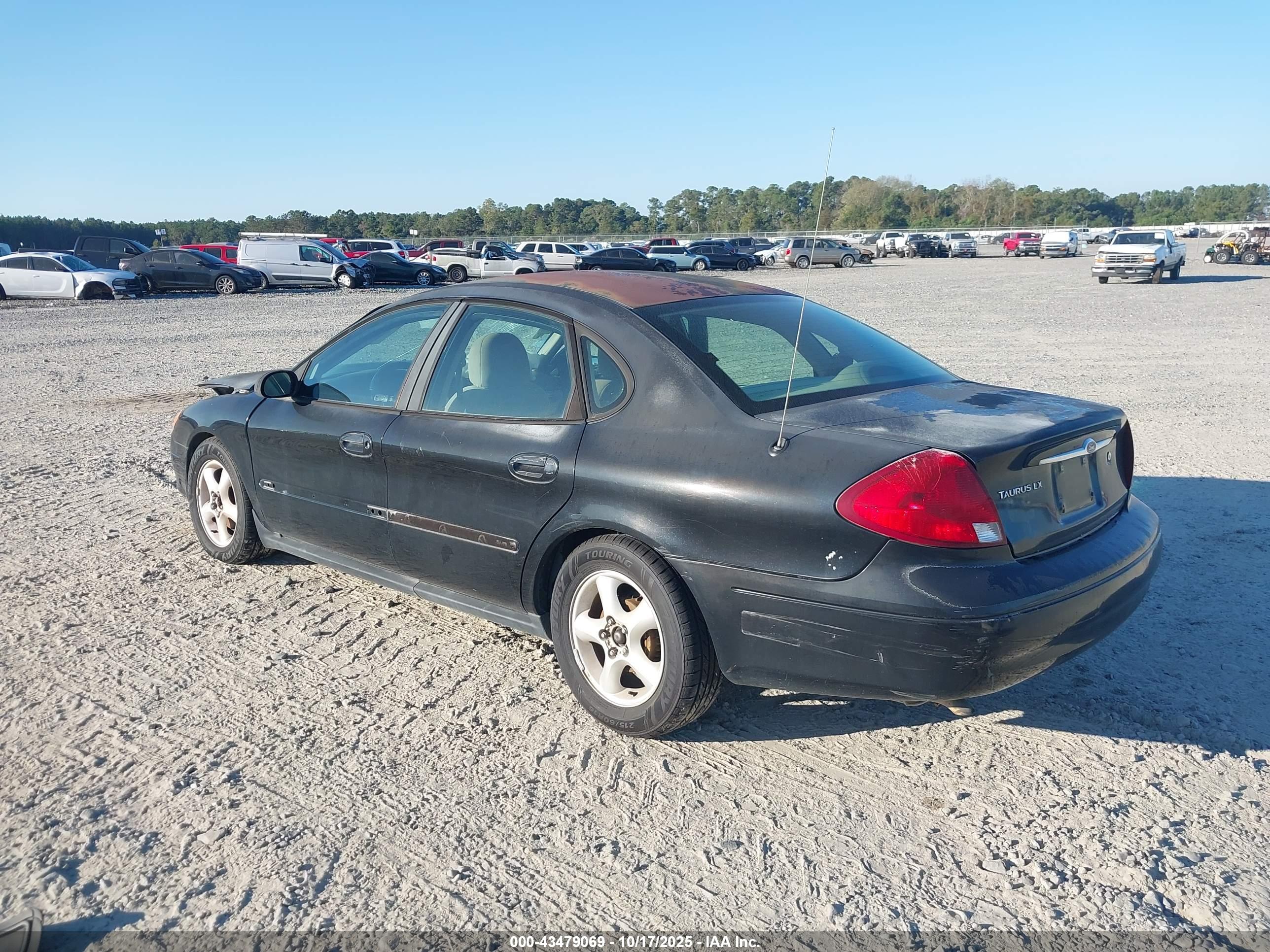 FORD TAURUS image 3