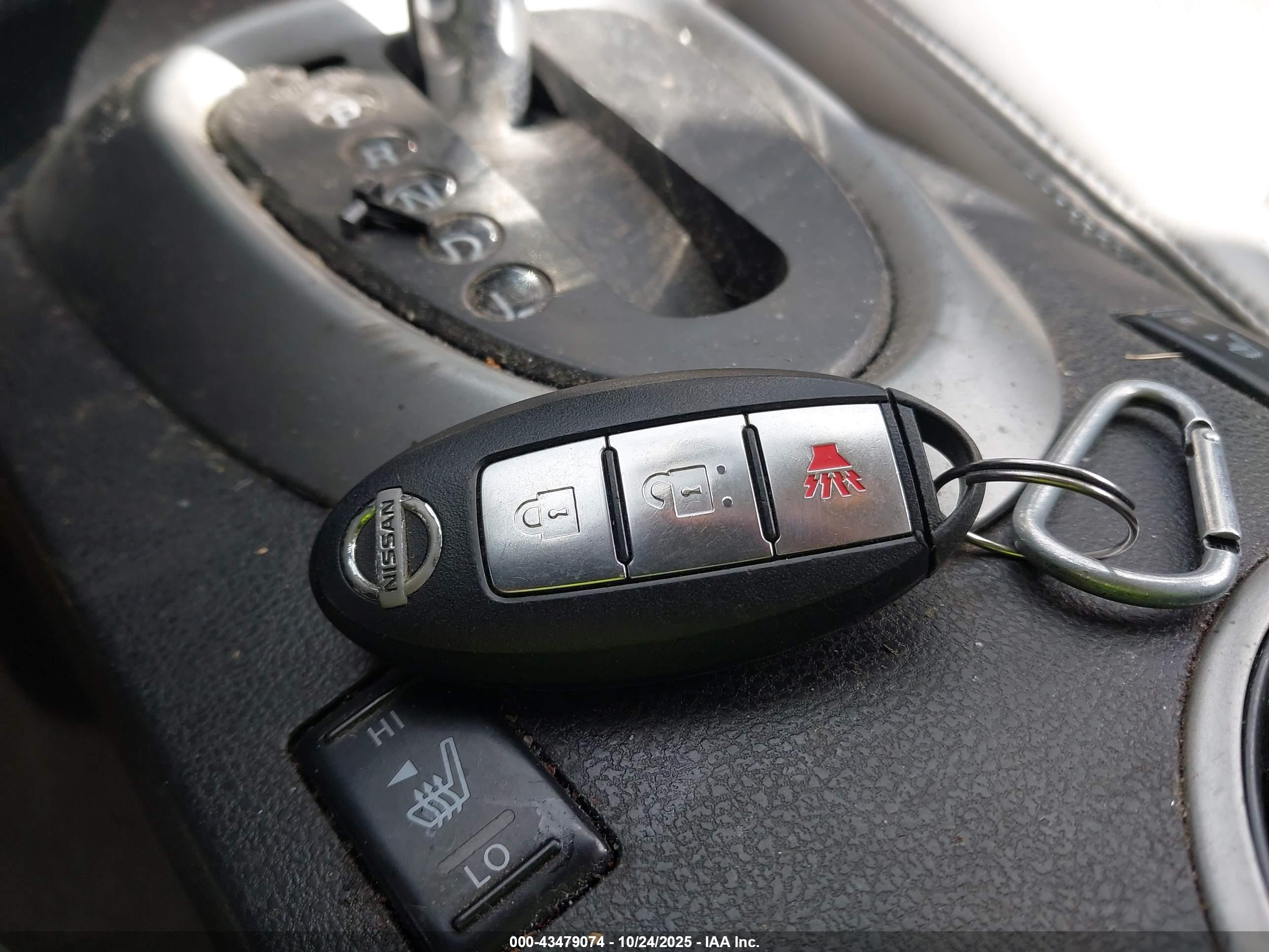 NISSAN ROGUE image 11