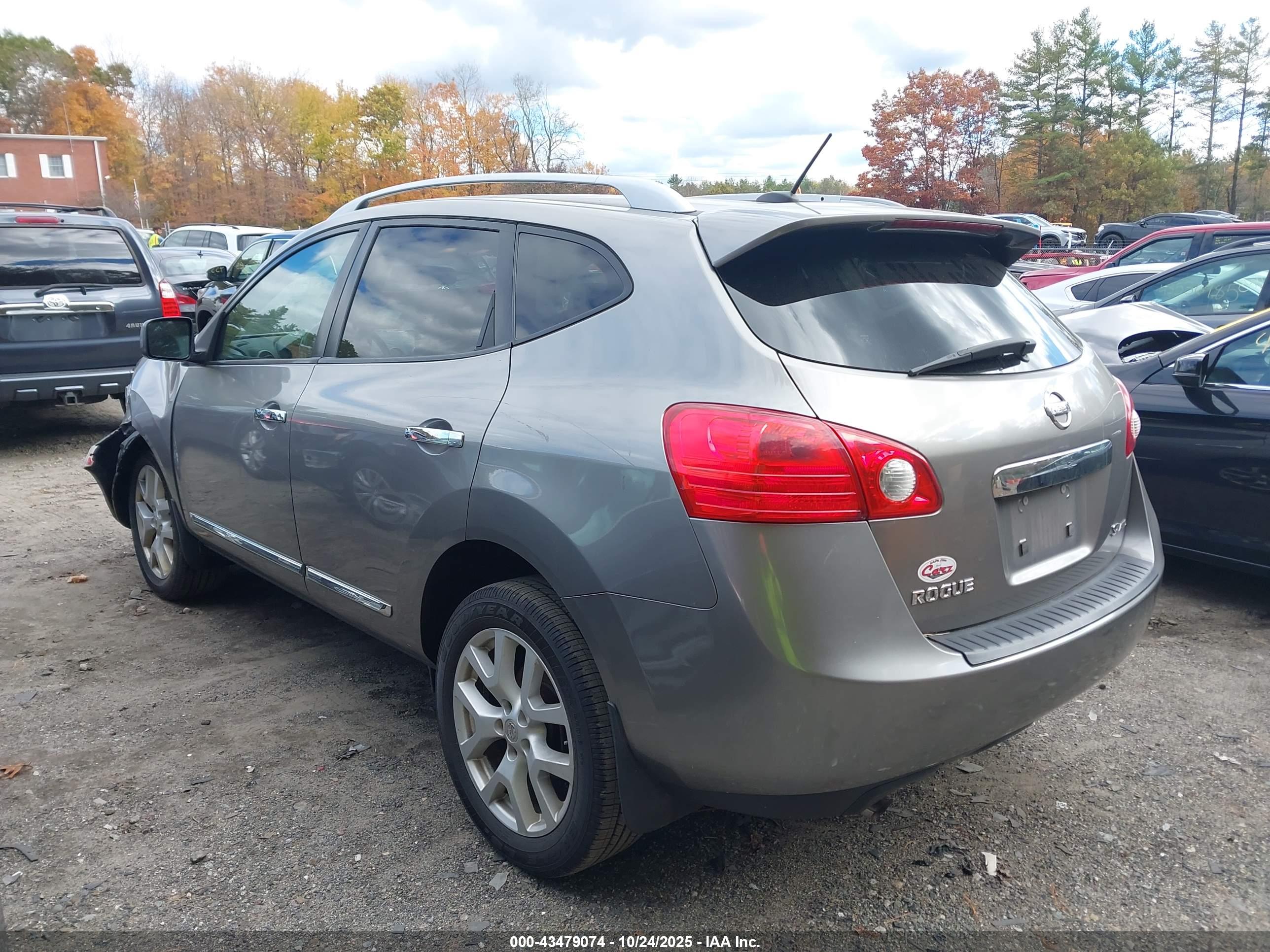 NISSAN ROGUE image 3