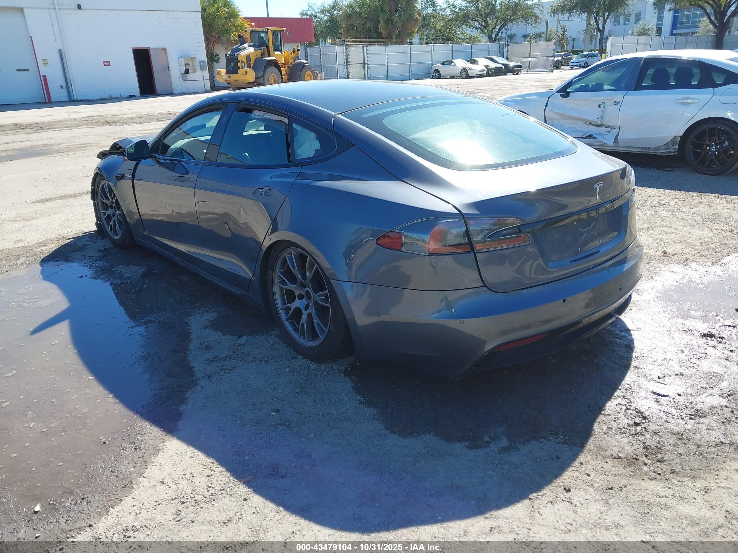TESLA MODEL image 3