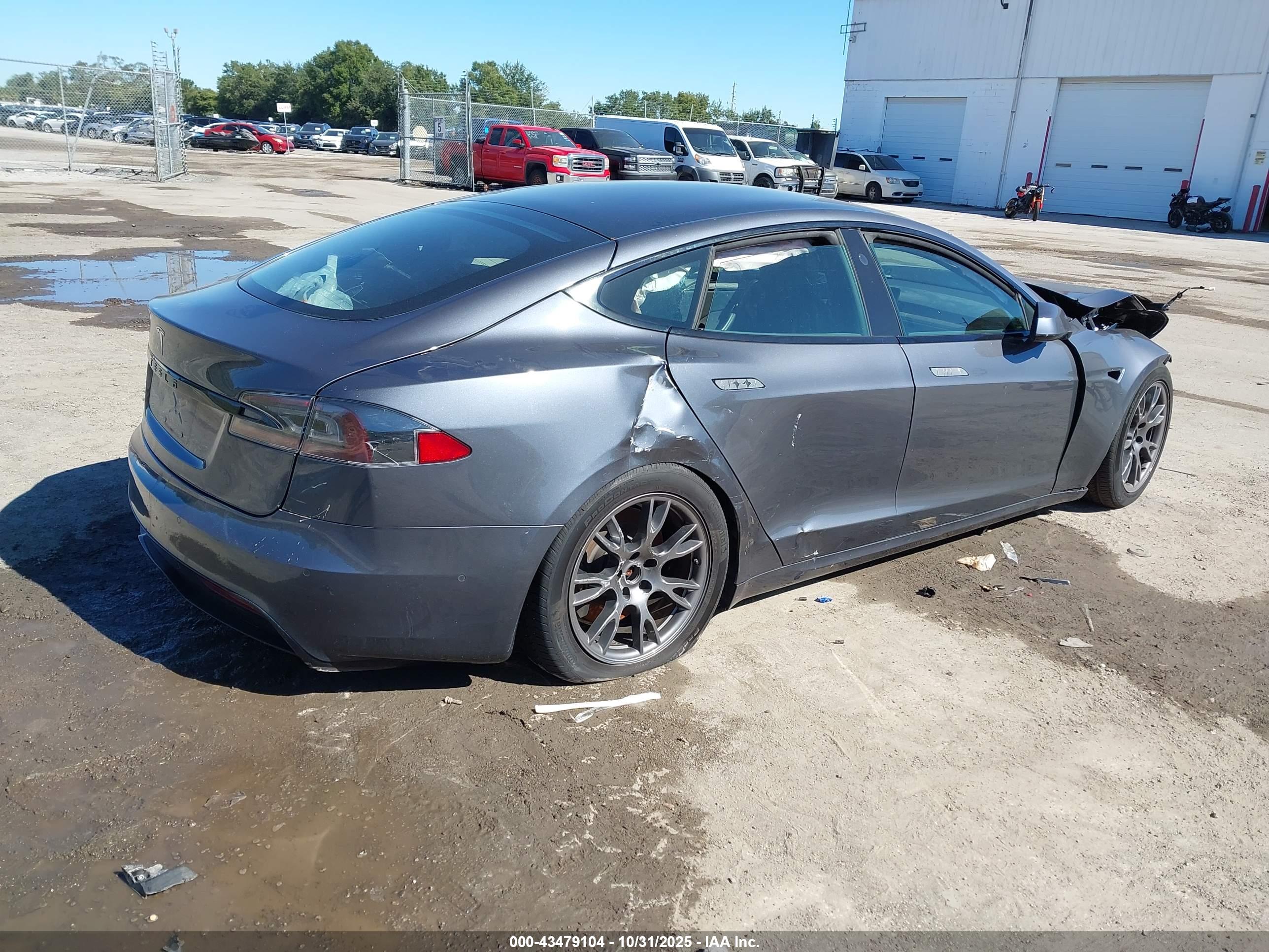 TESLA MODEL image 4