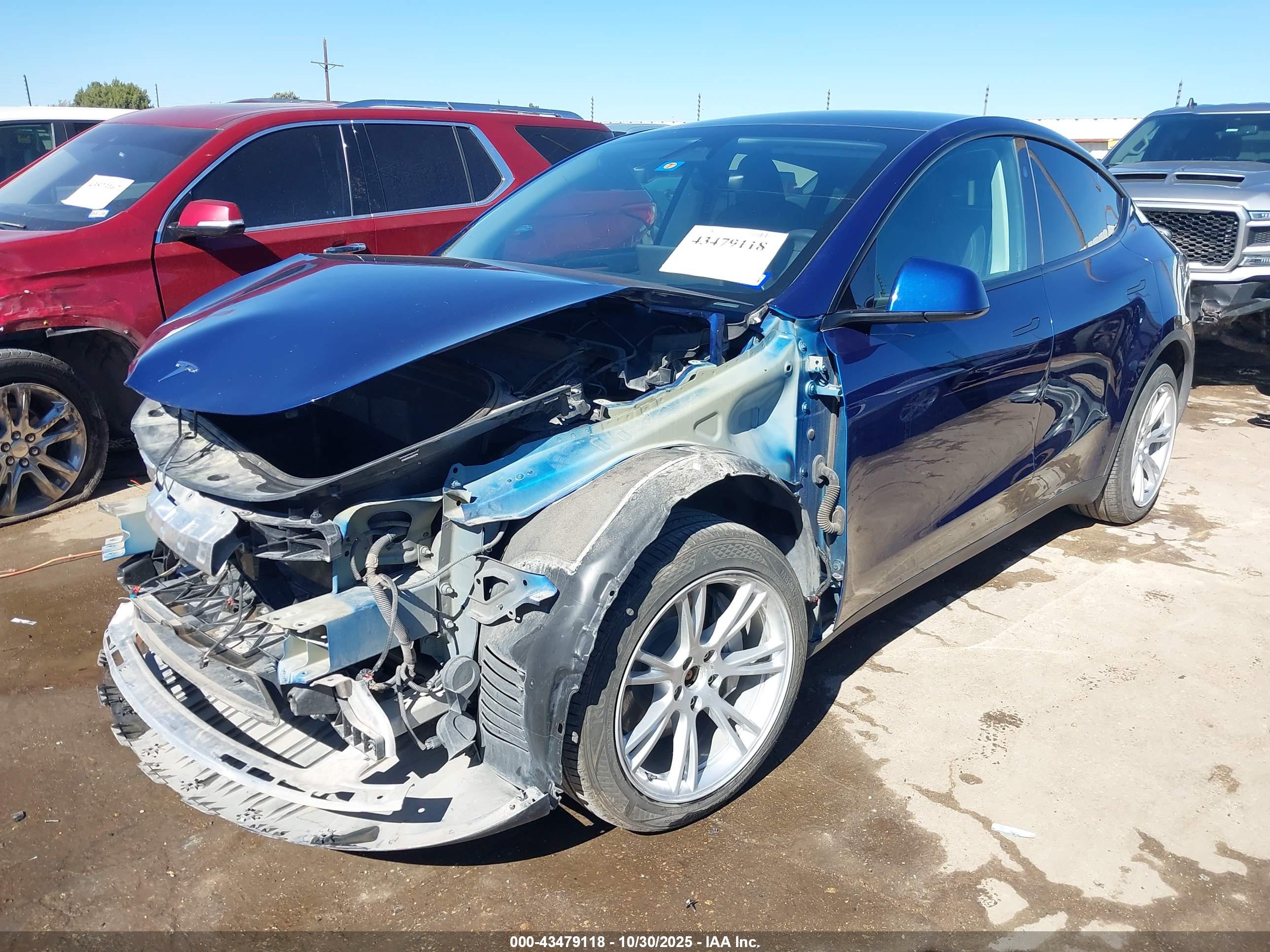 TESLA MODEL image 2