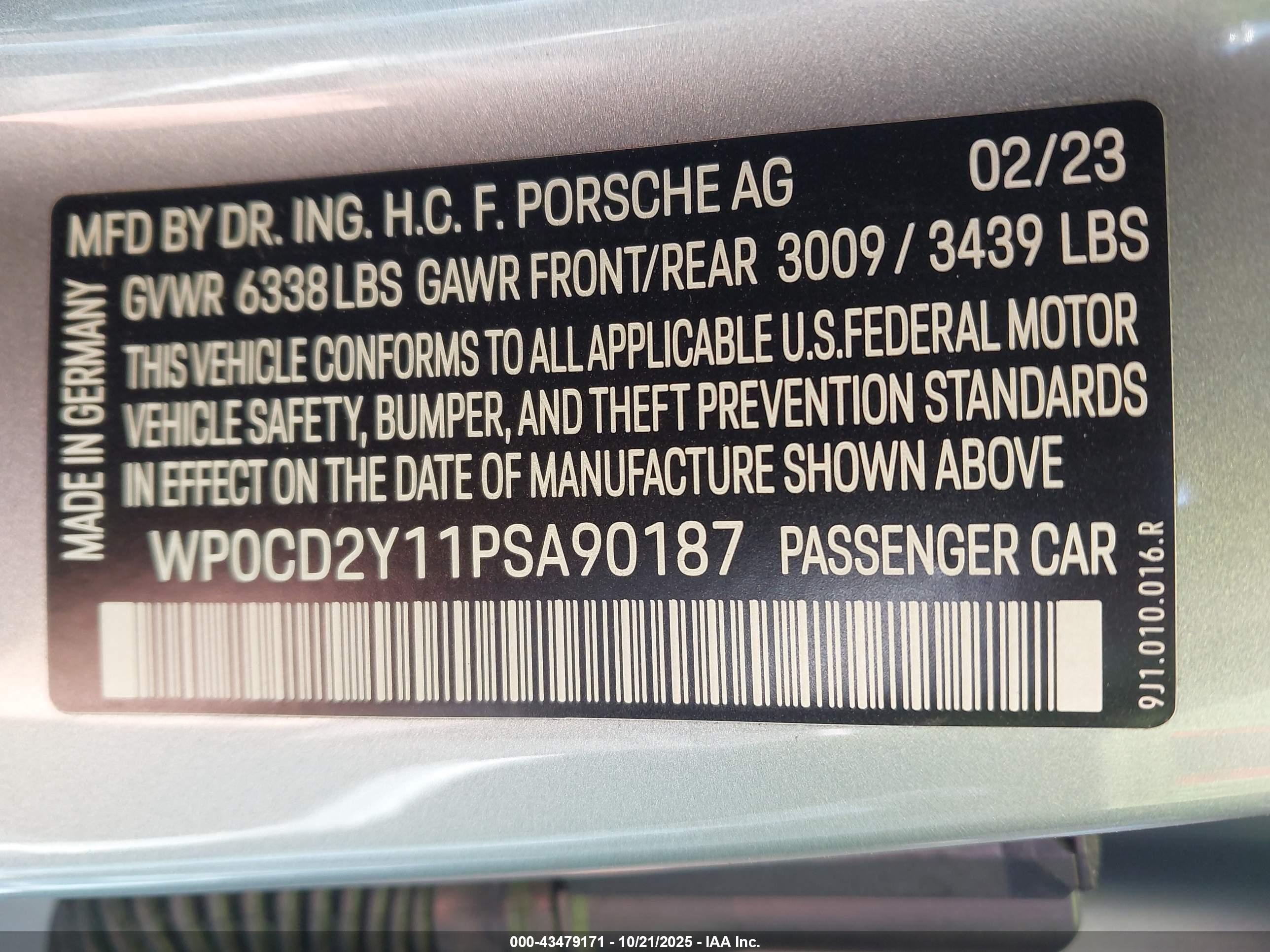 PORSCHE TAYCAN image 9