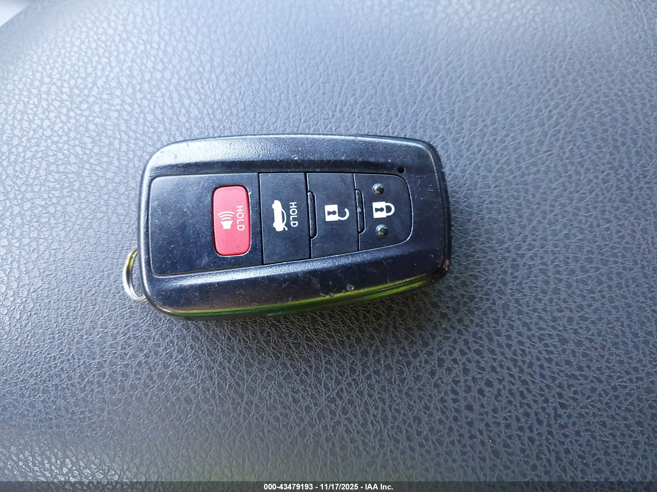 TOYOTA CAMRY image 11