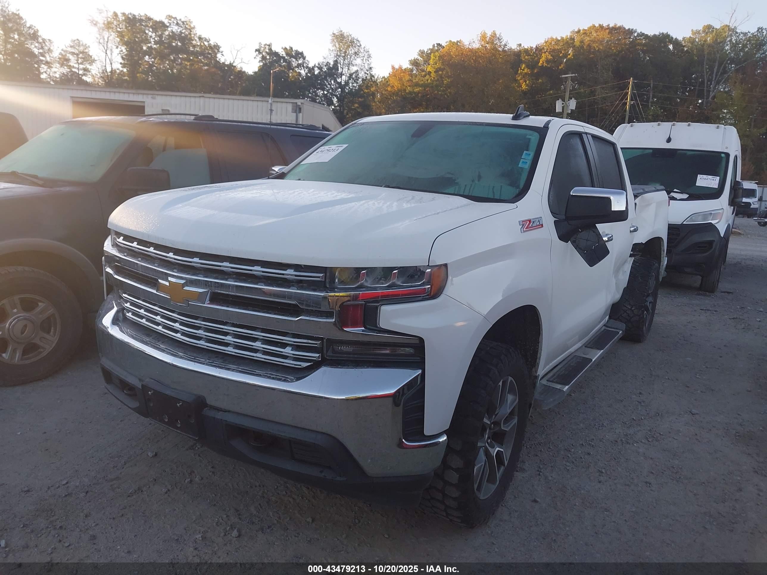 CHEVROLET SILVERADO image 2