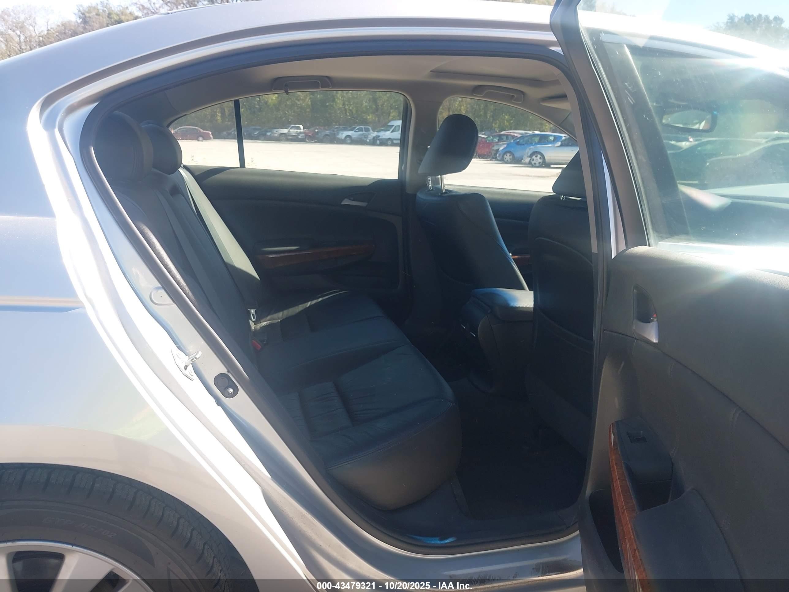 HONDA ACCORD image 8