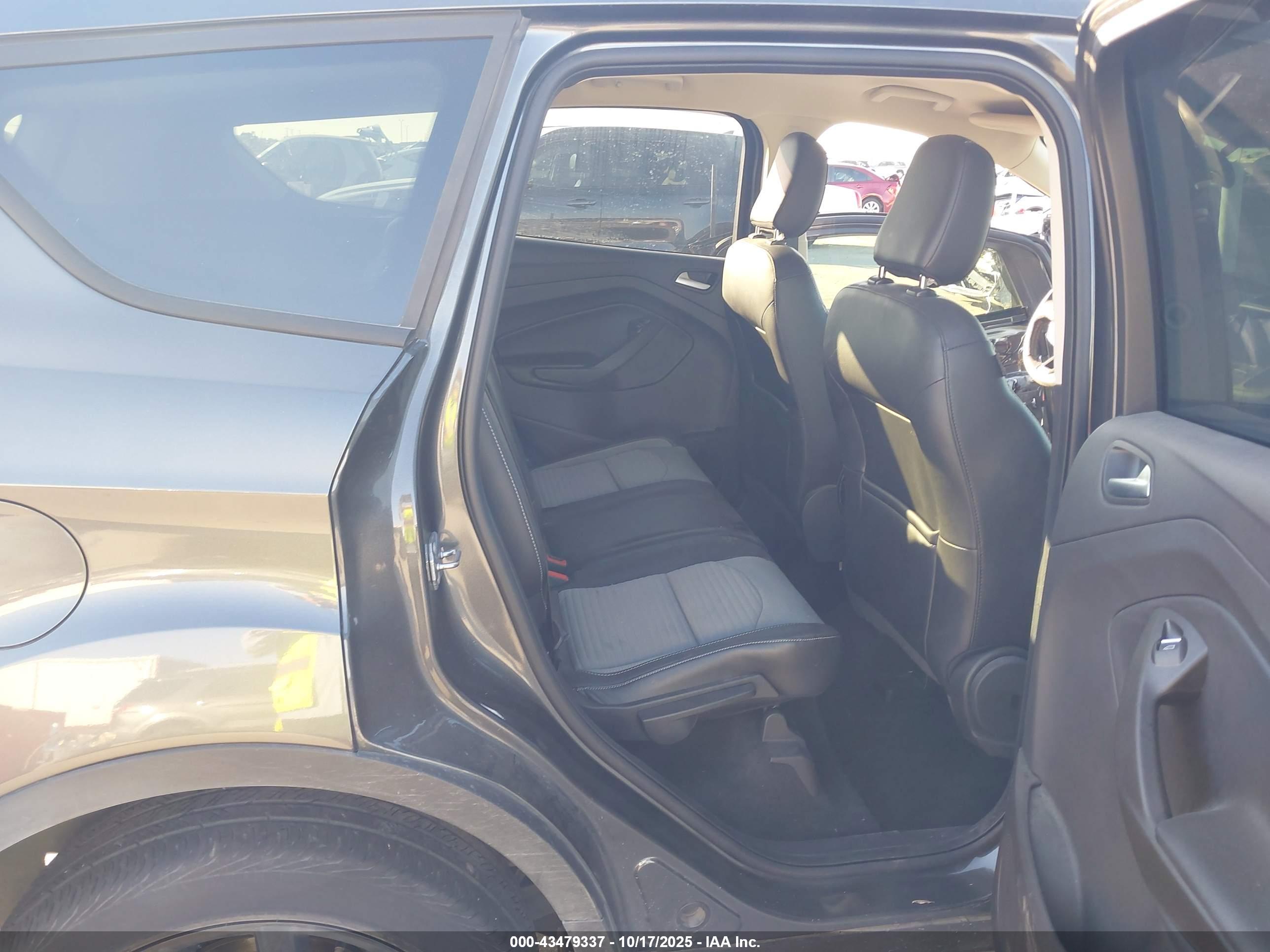 FORD ESCAPE image 8