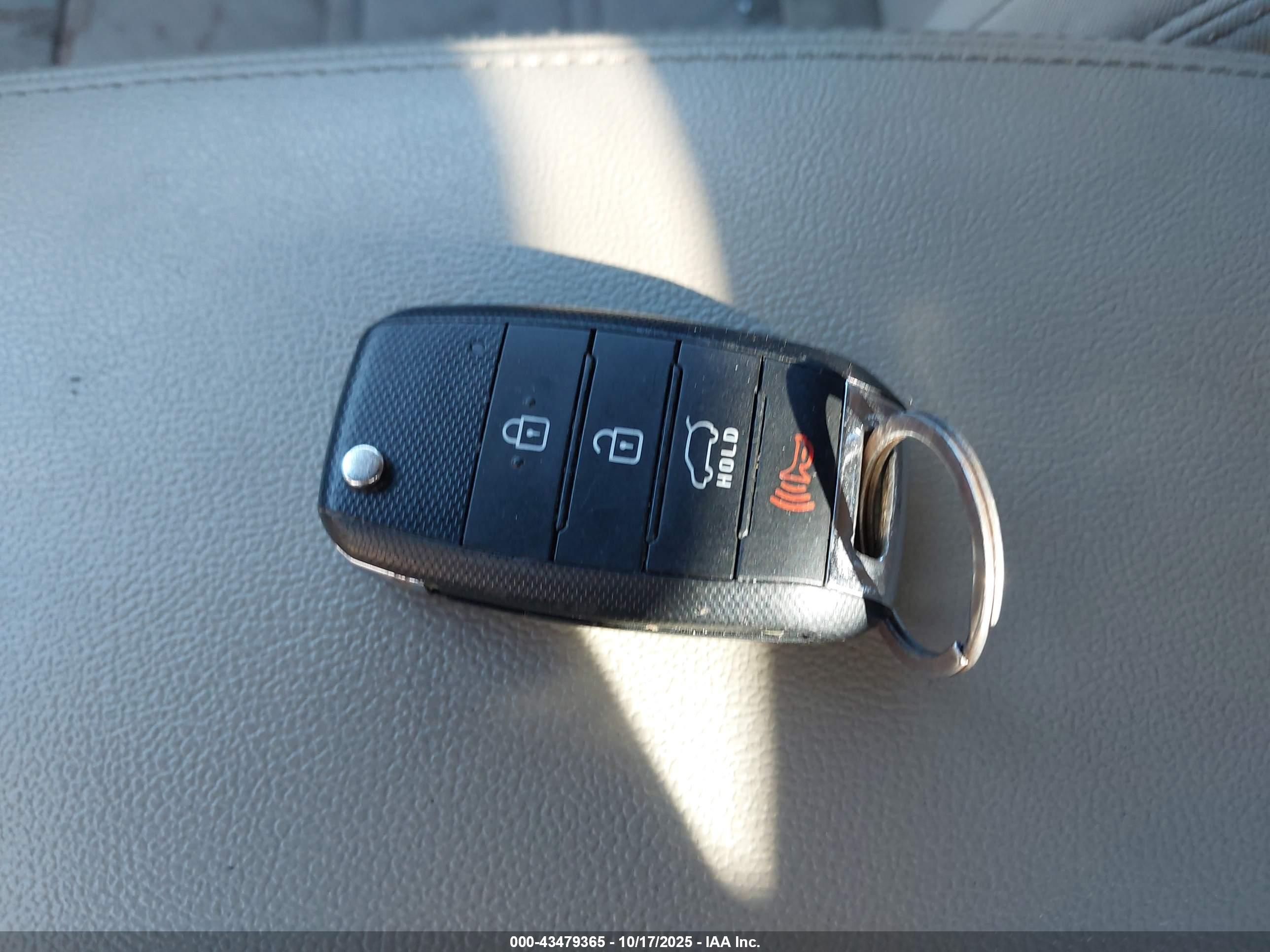 KIA SORENTO image 11