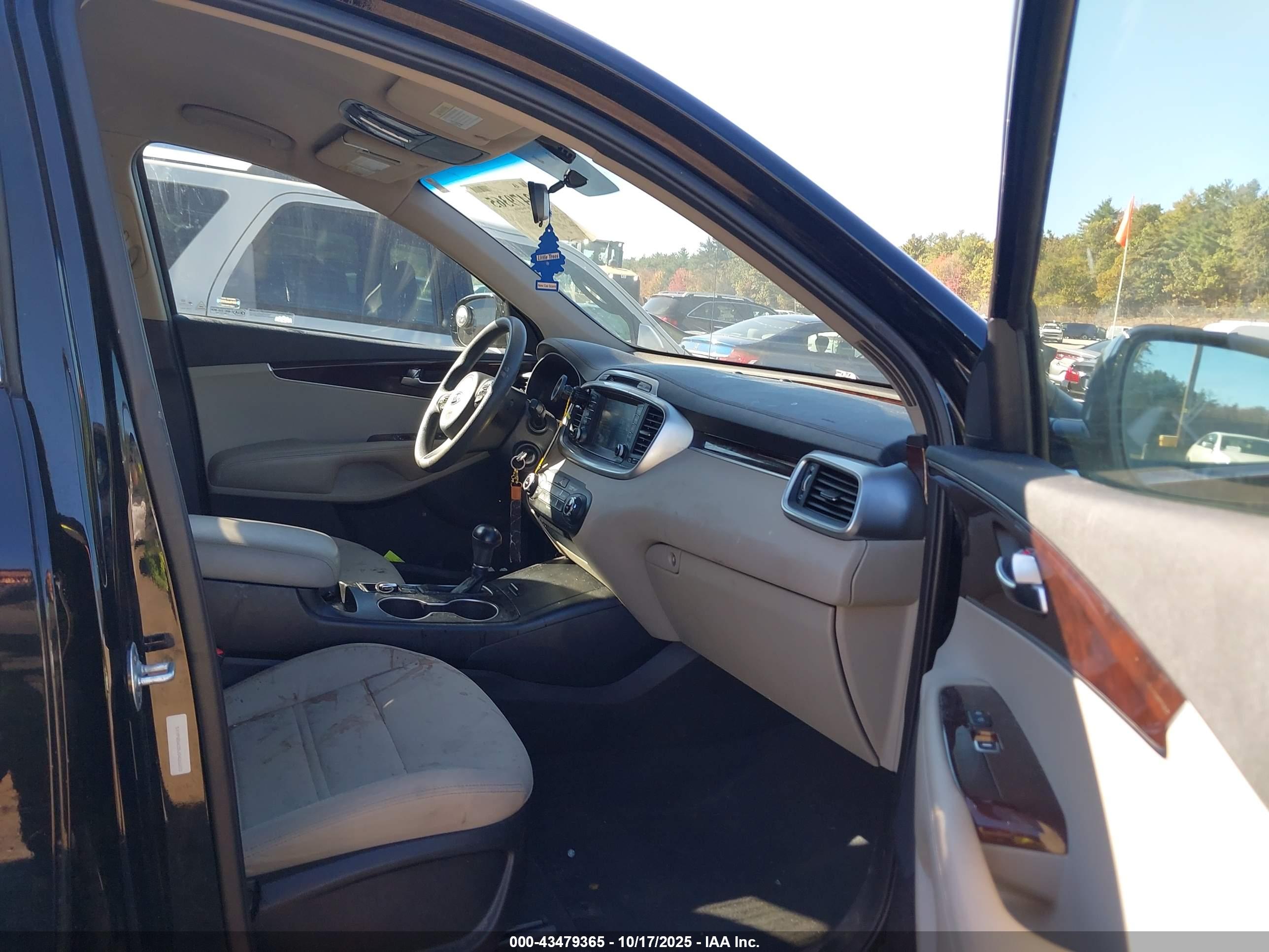 KIA SORENTO image 5