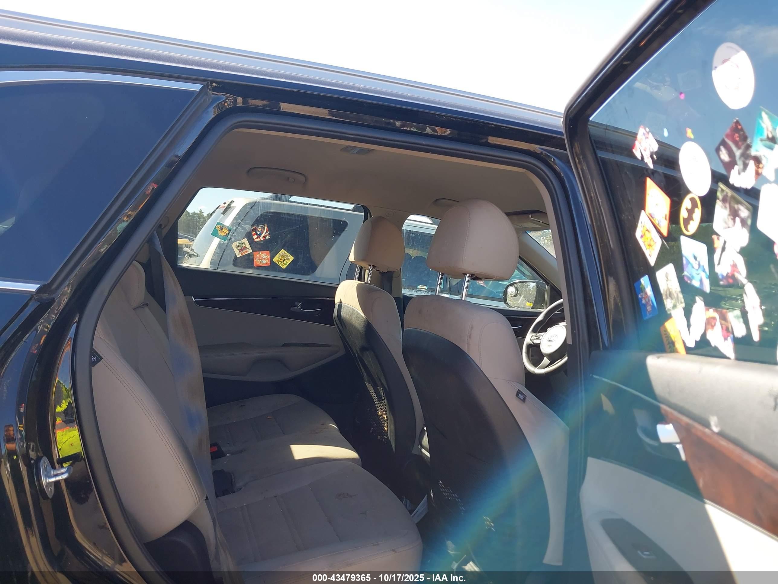 KIA SORENTO image 8
