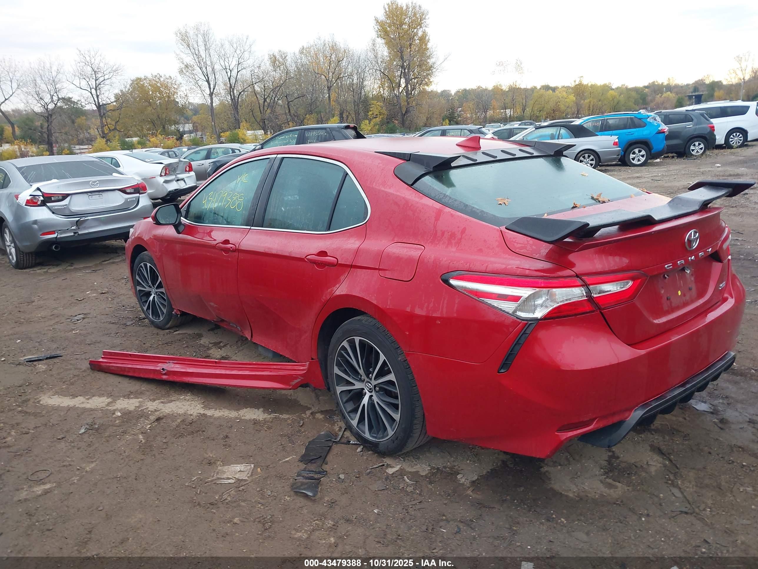 TOYOTA CAMRY image 3