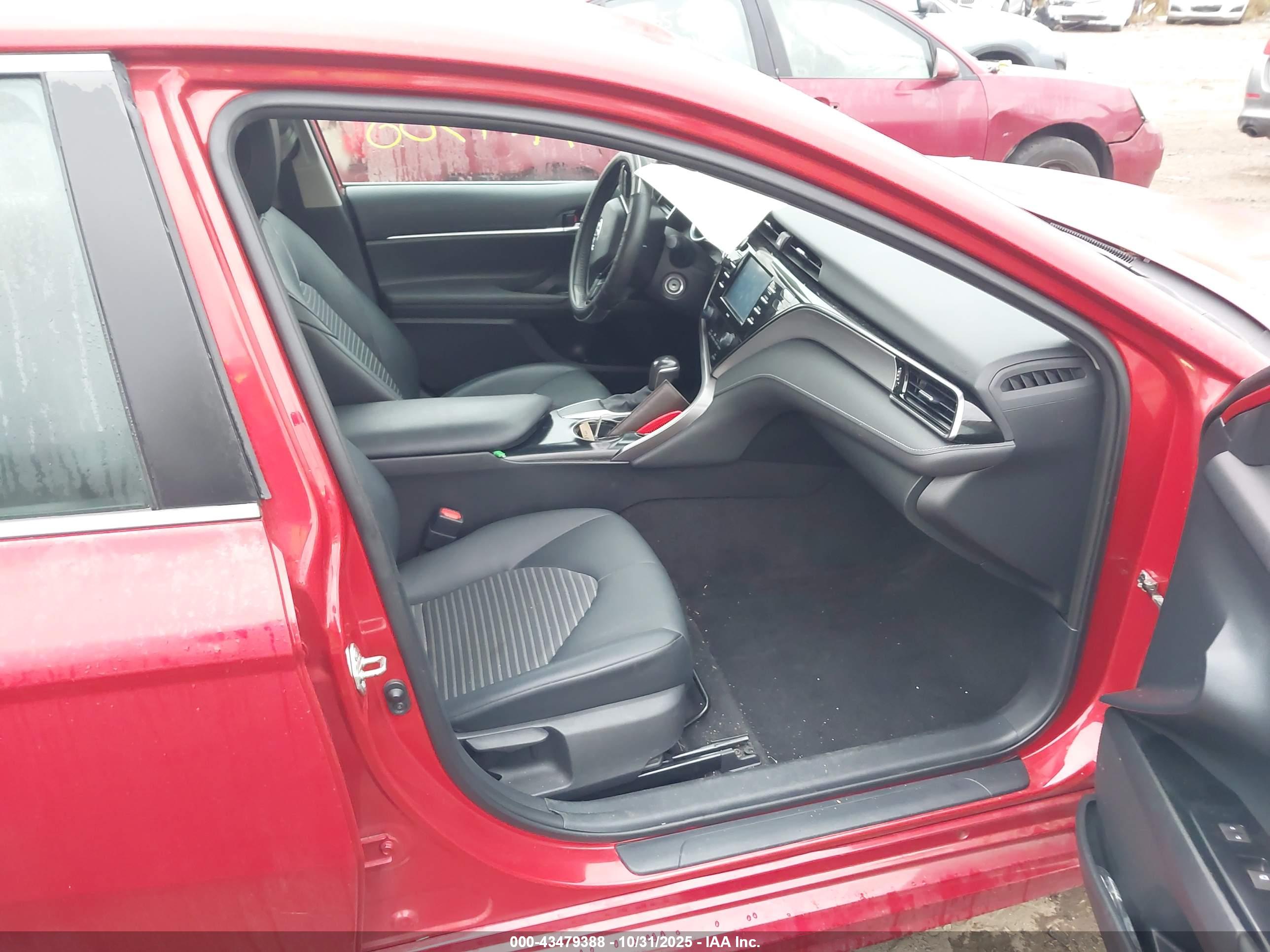 TOYOTA CAMRY image 5