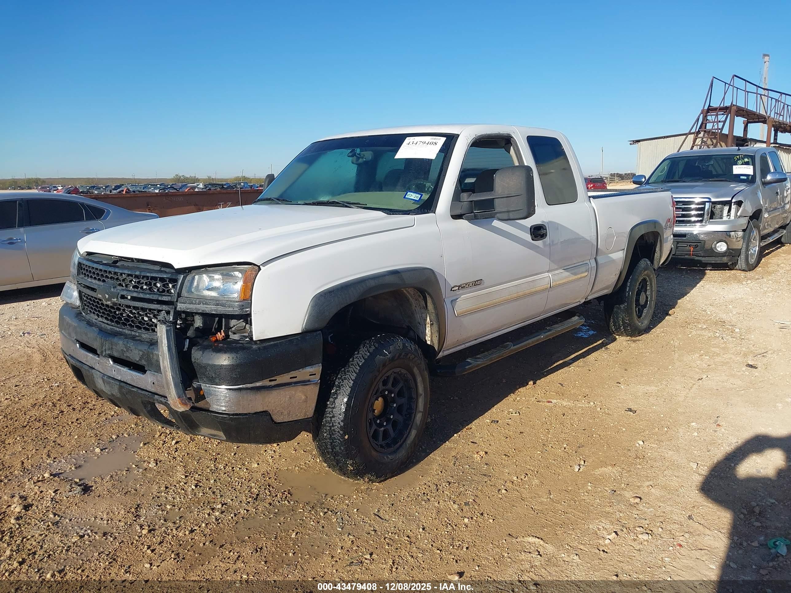 CHEVROLET SILVERADO image 2