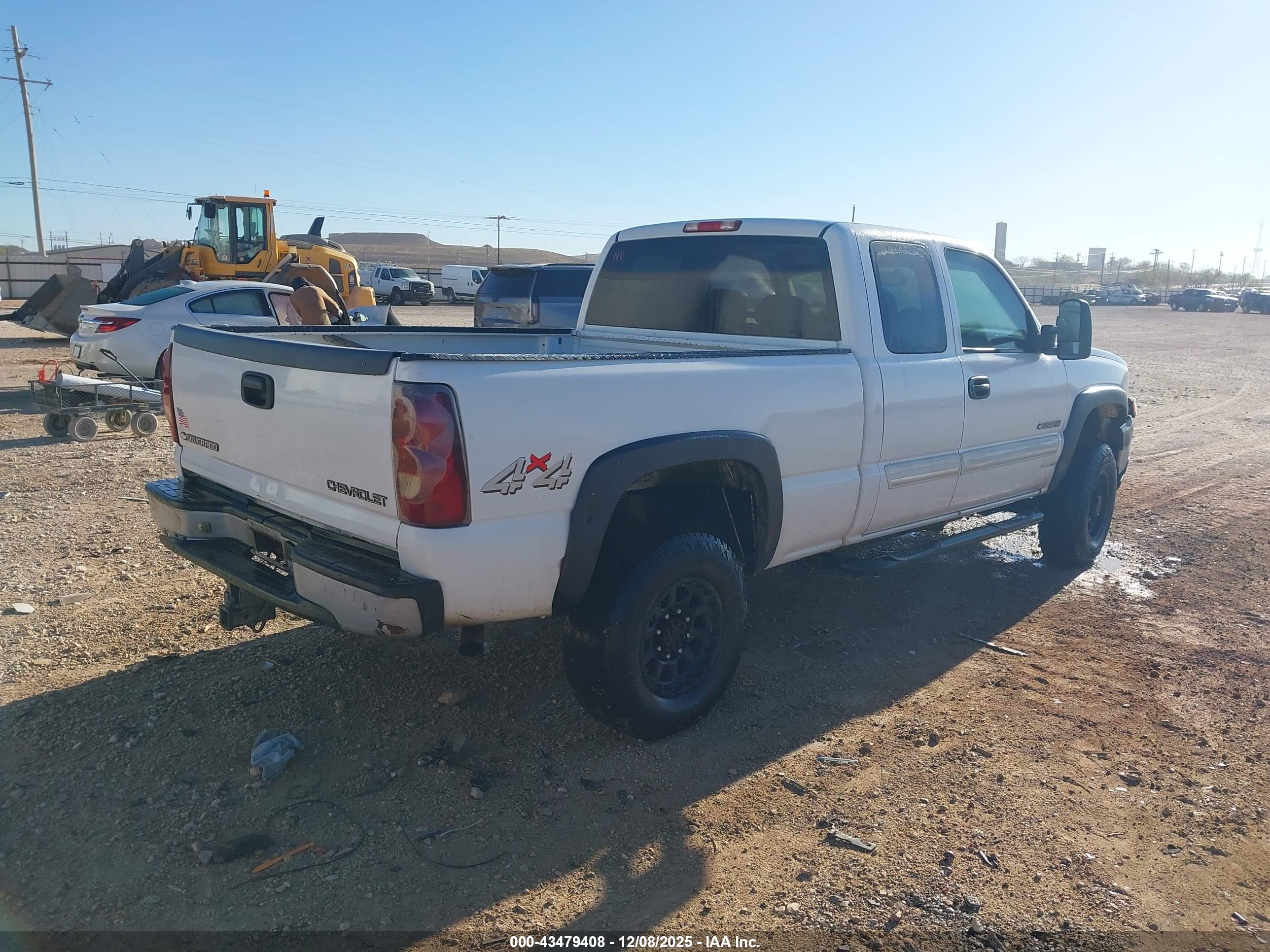 CHEVROLET SILVERADO image 4